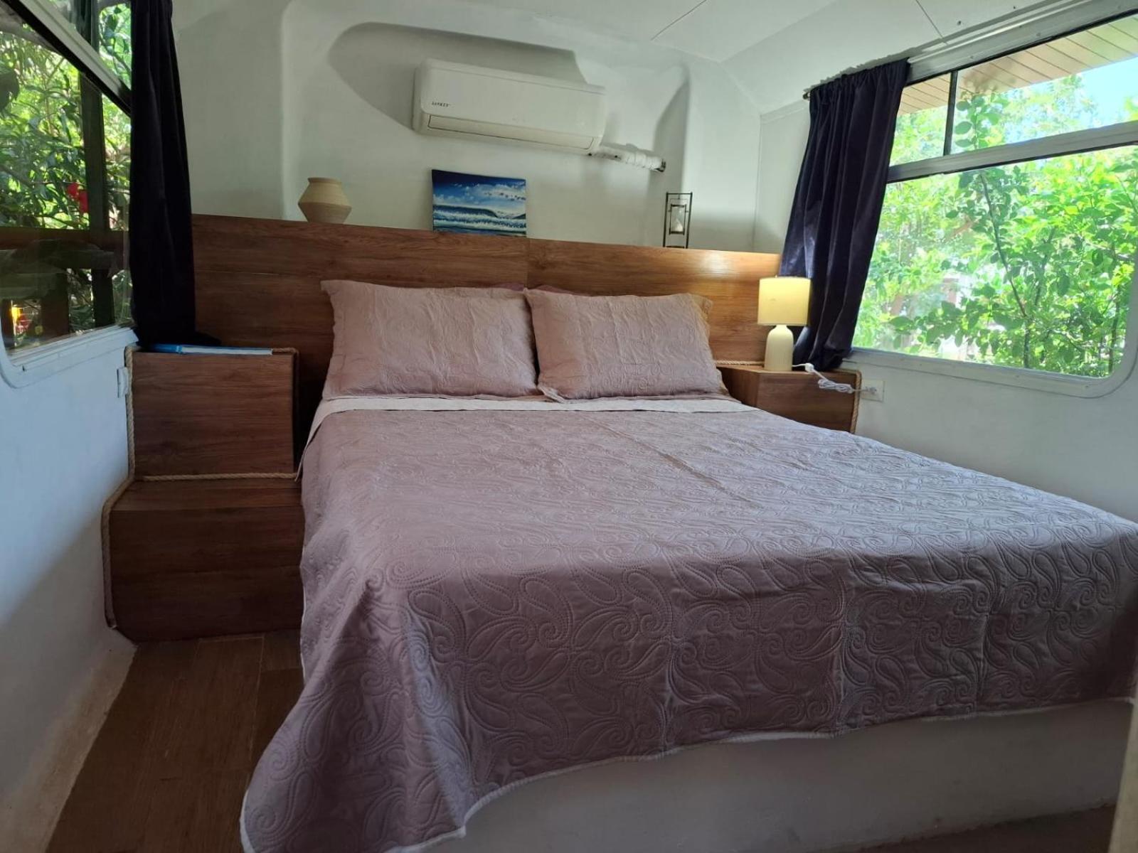 One-Bedroom House photo 3