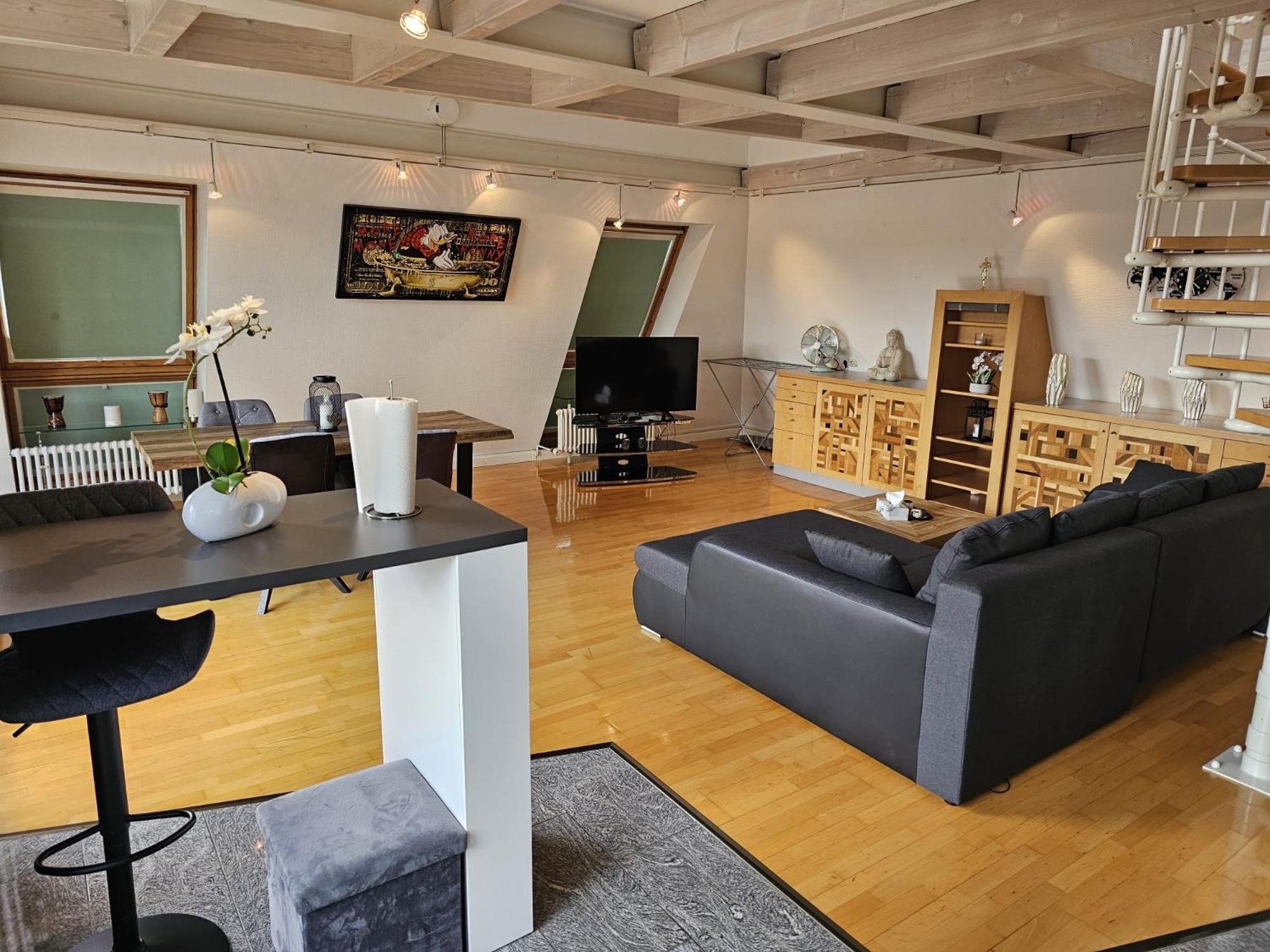 One-Bedroom Apartment photo 1
