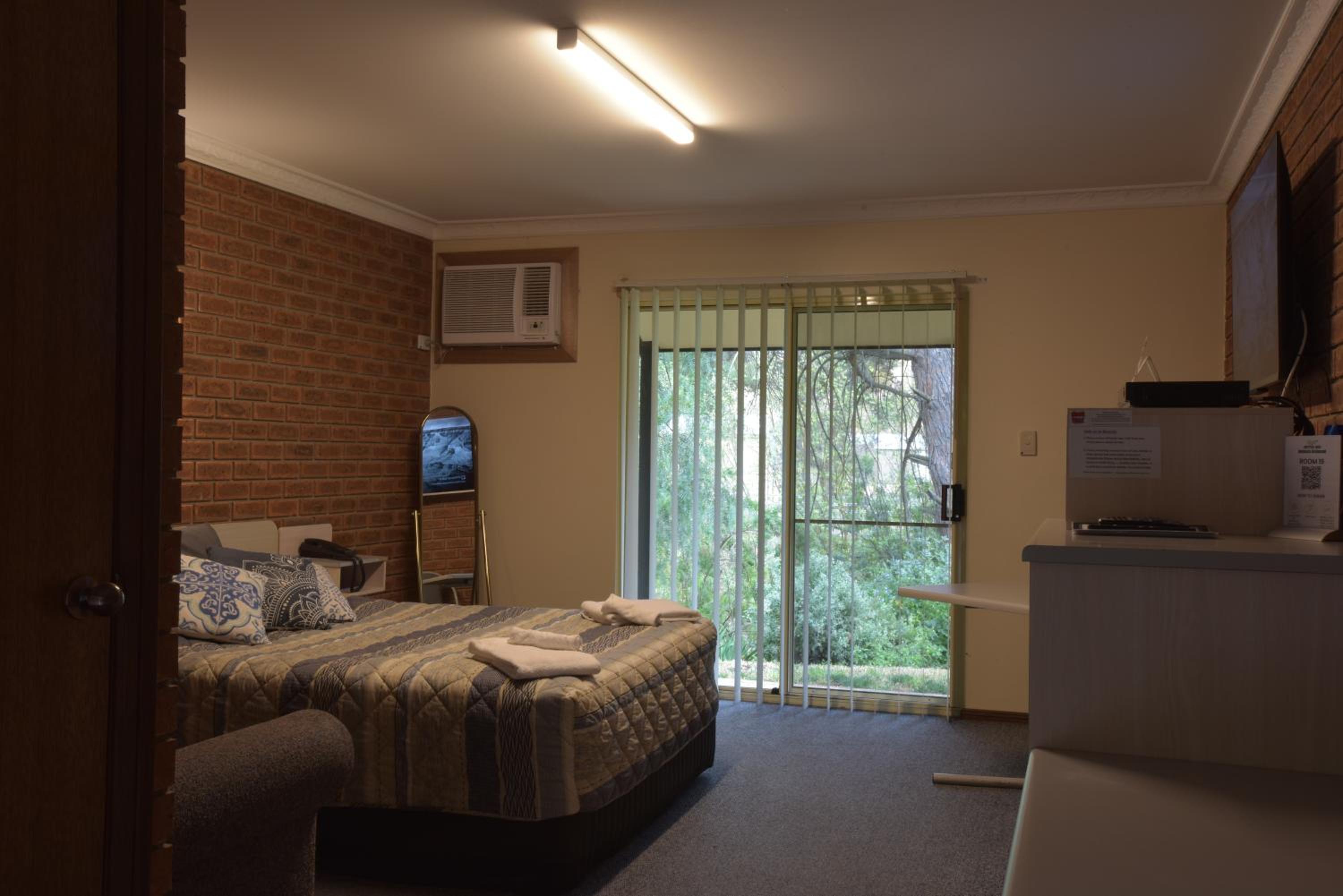 Single Room photo 2