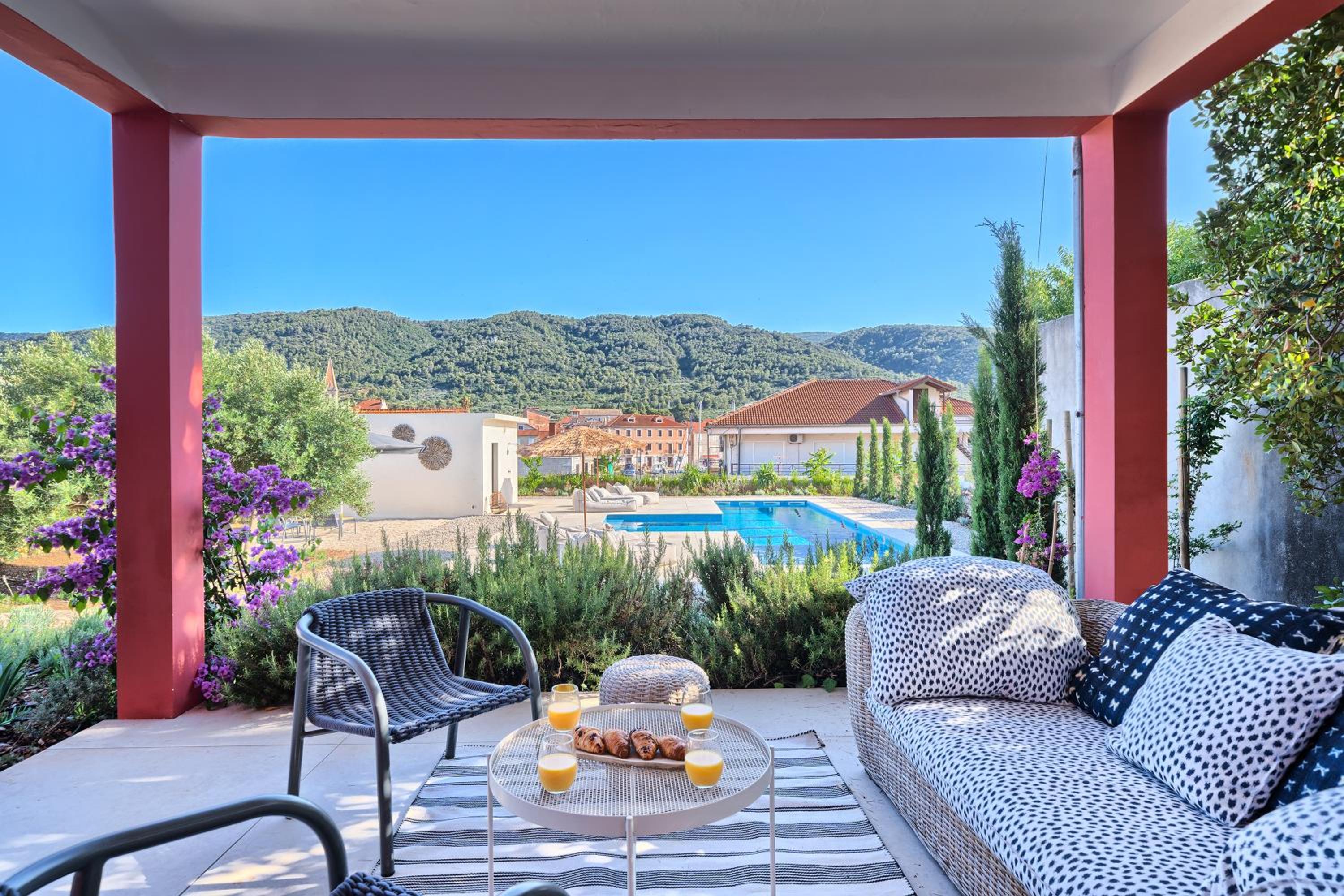 Villa photo 3