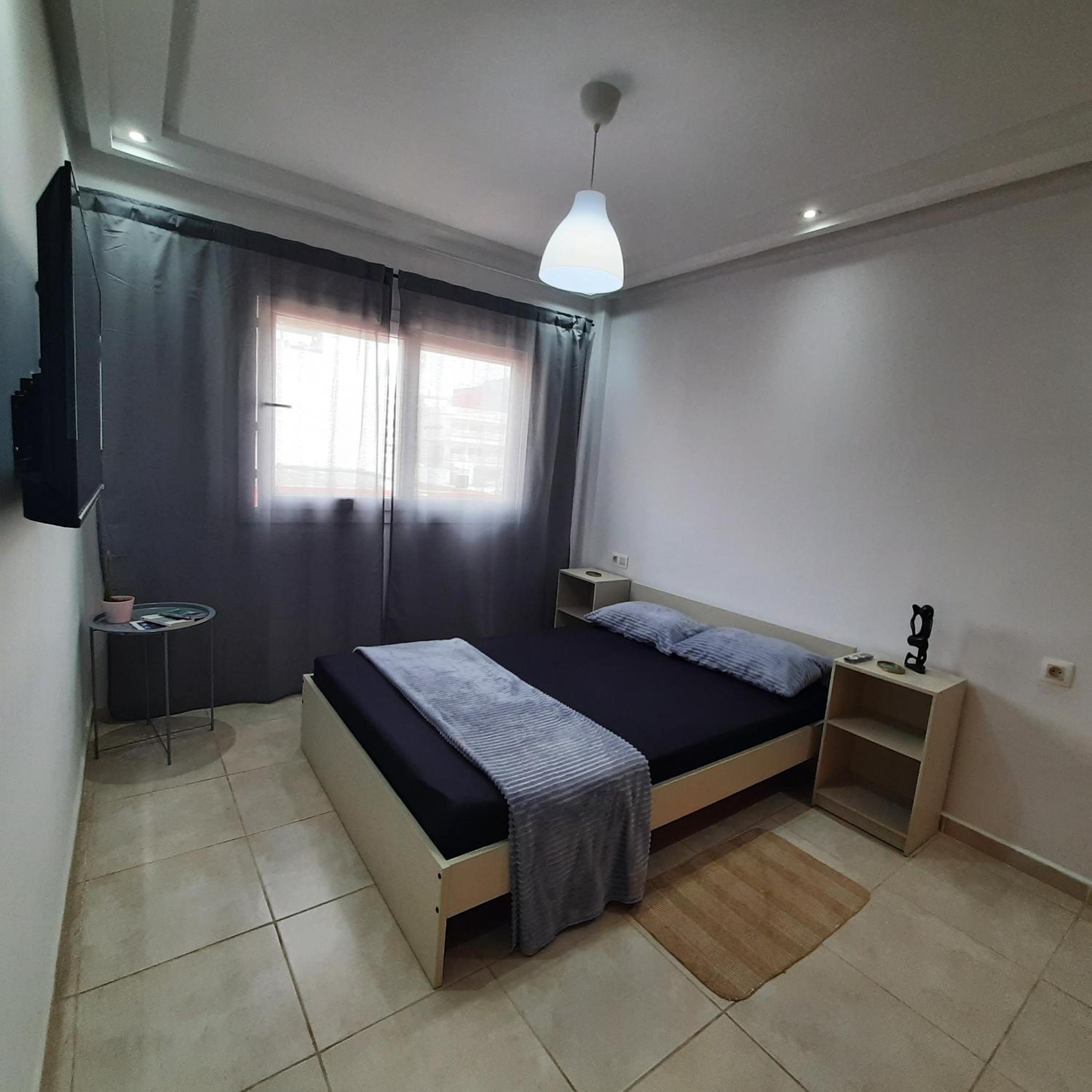 One-Bedroom Apartment - Photo 11