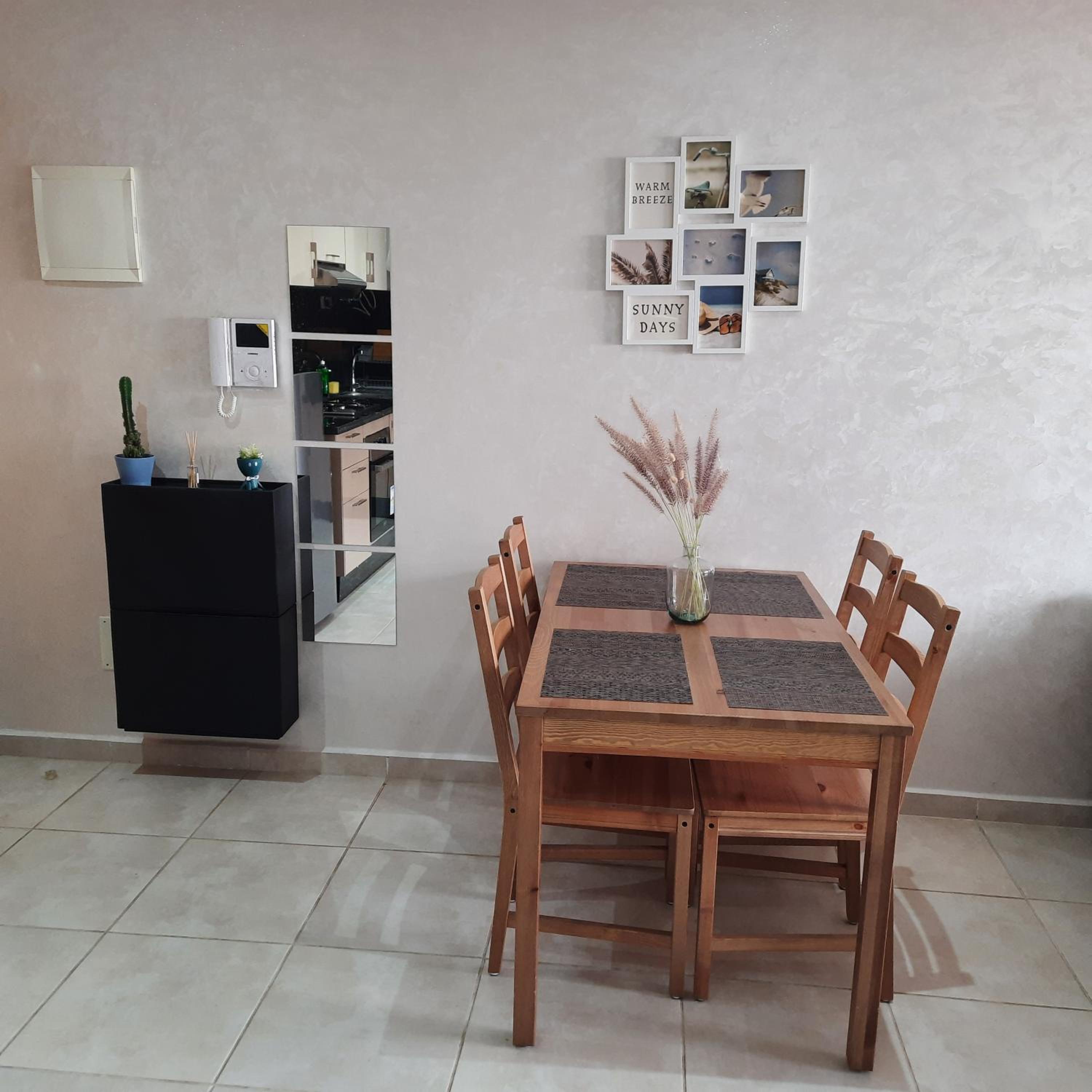 One-Bedroom Apartment - Photo 3