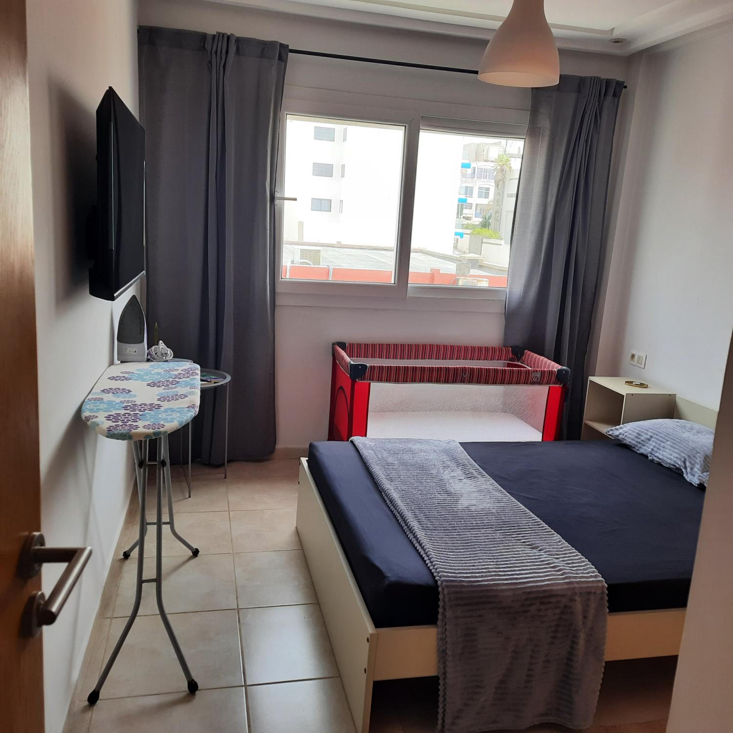 One-Bedroom Apartment - Photo 2