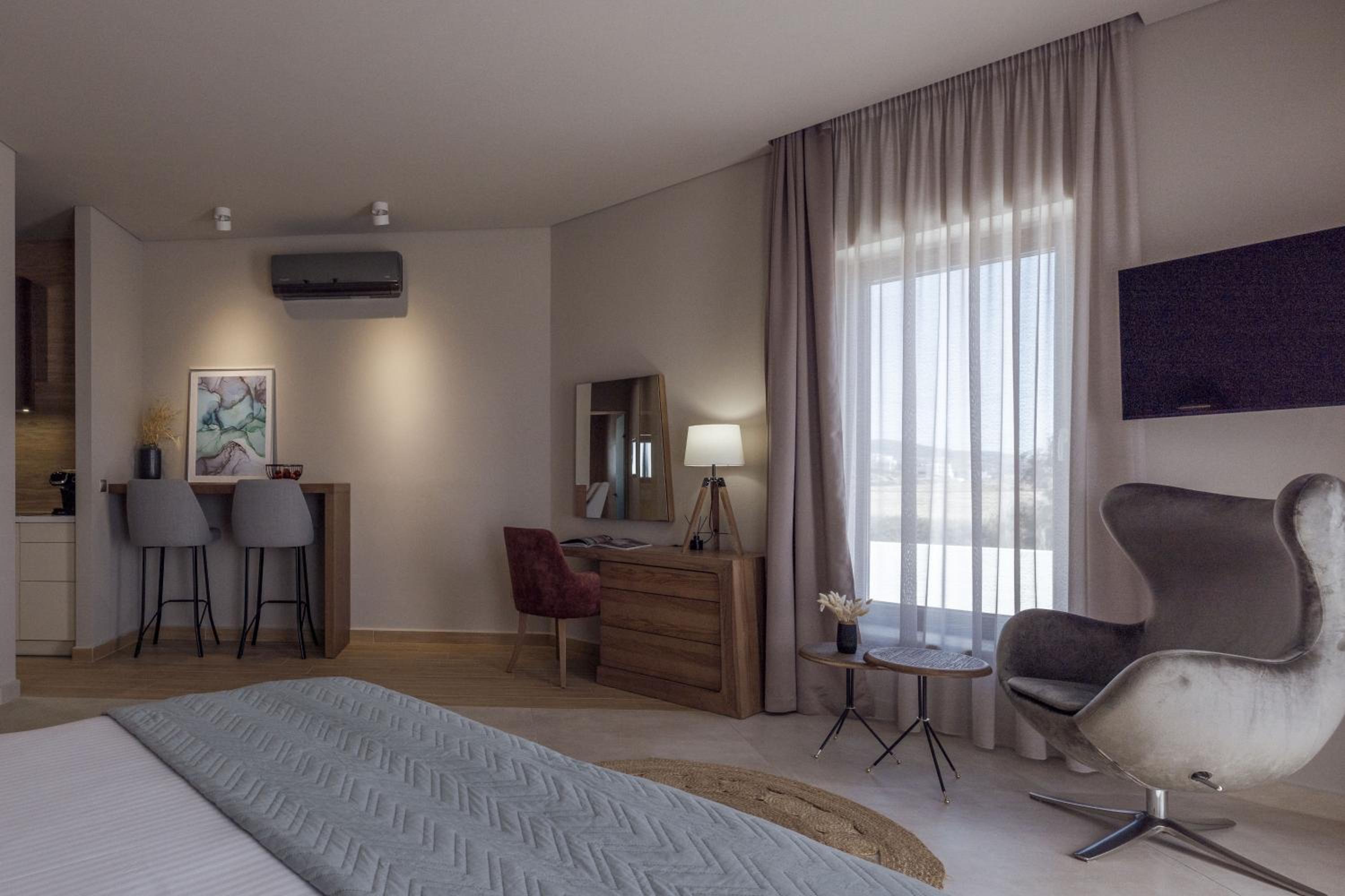 Superior Suite with Sea View - Photo 7