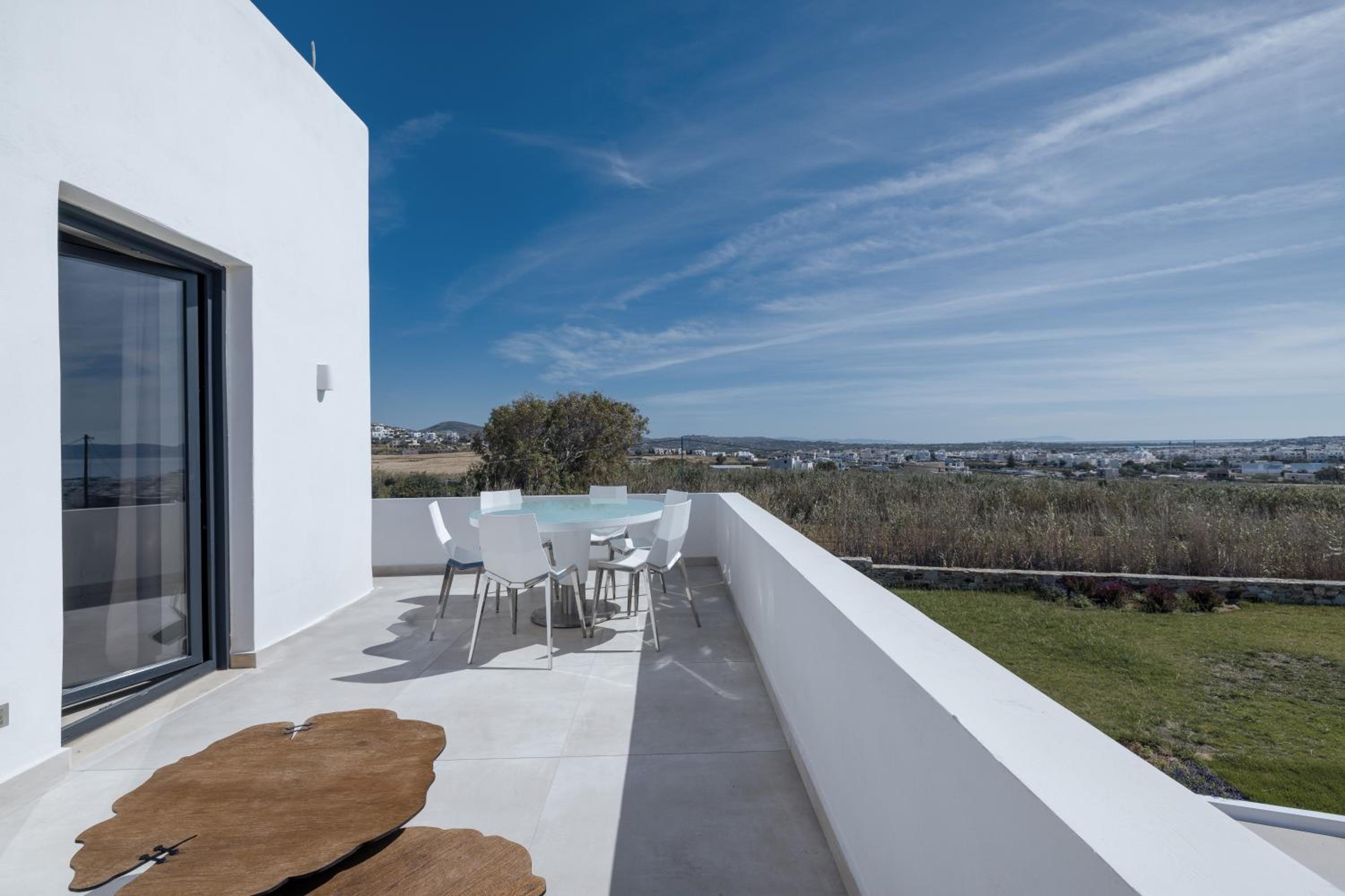 Superior Suite with Sea View - Photo 8