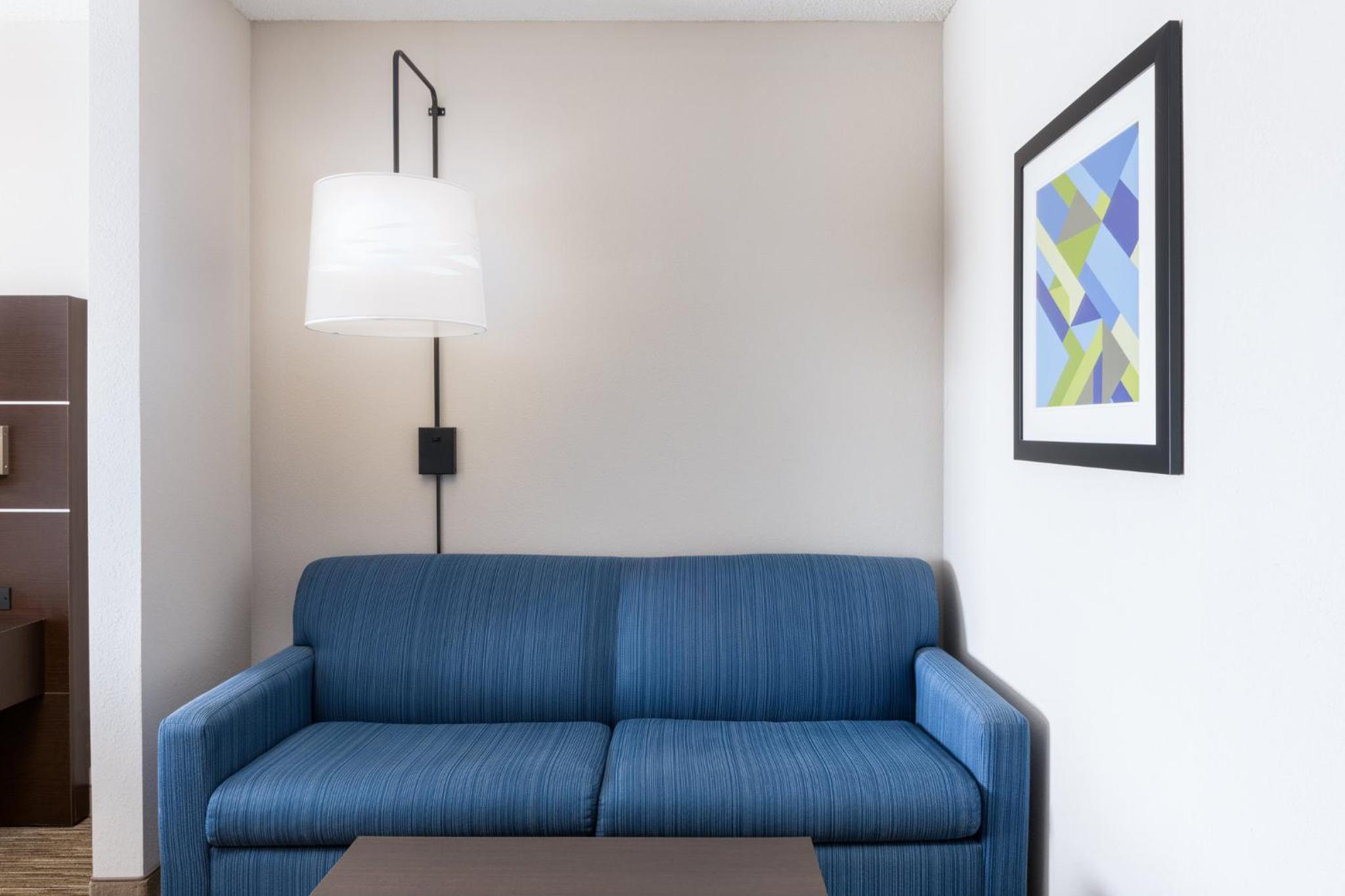 King Suite with Sofa Bed - Photo 4