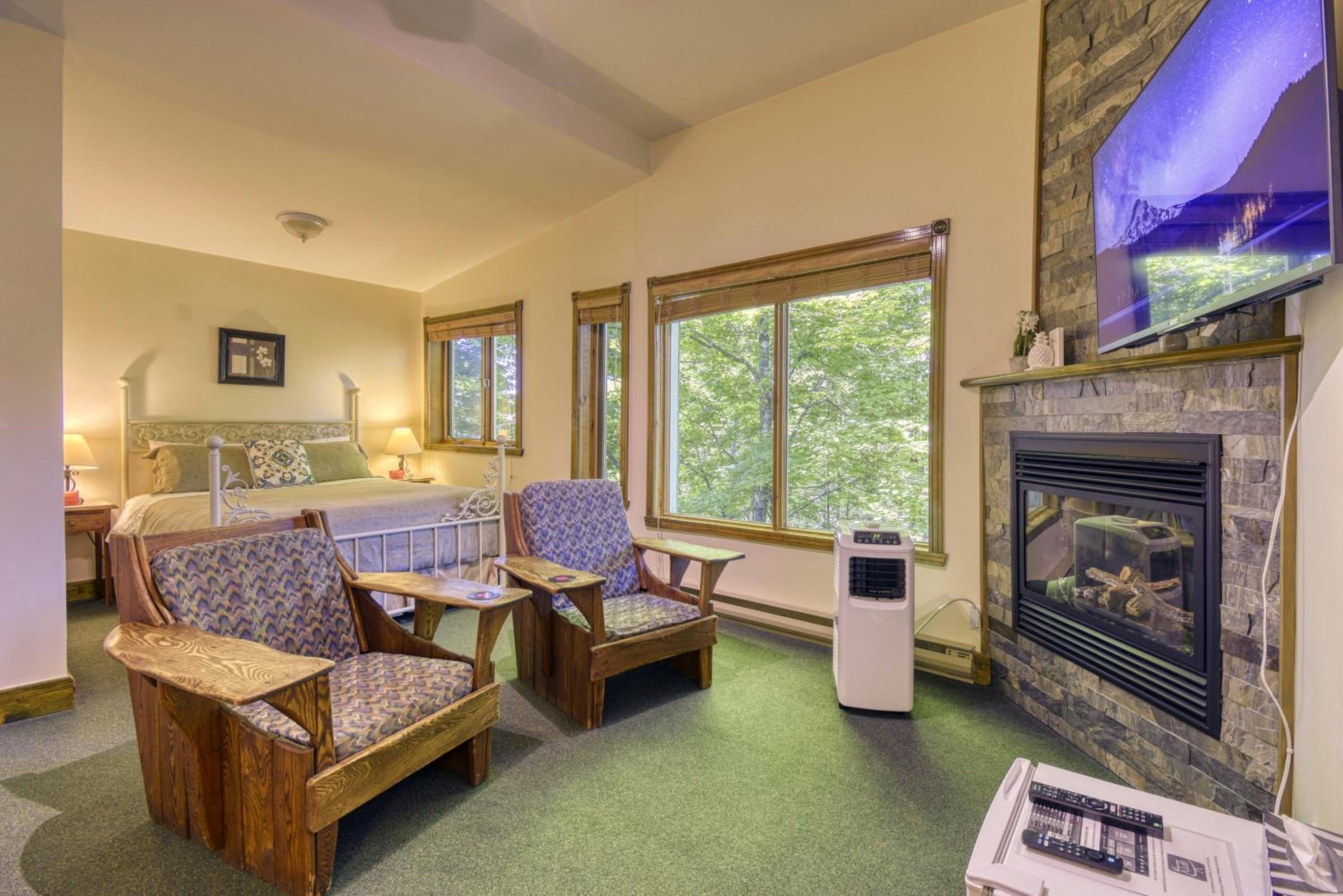 Deluxe Queen Room