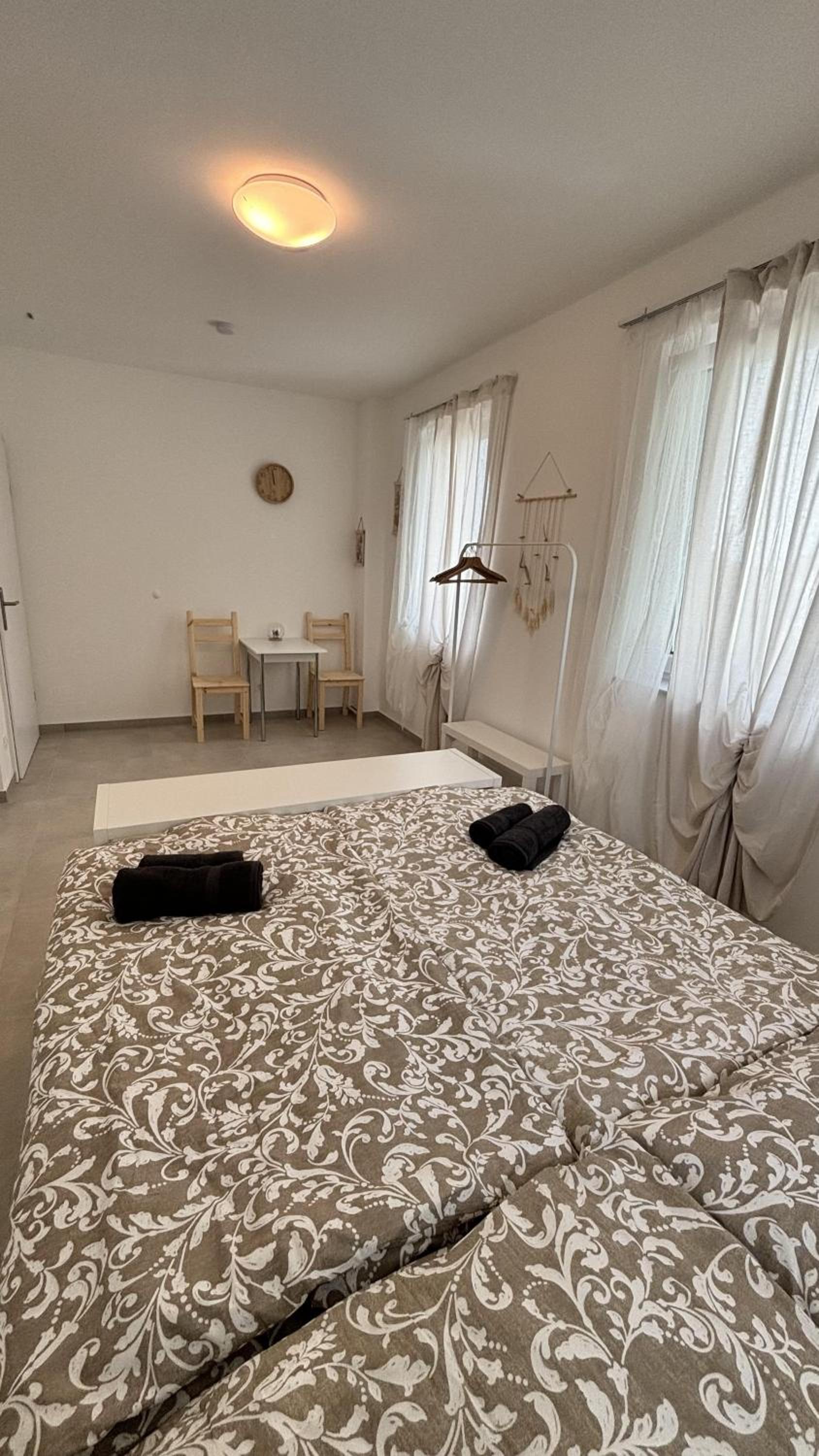 Double Room 4 photo 2