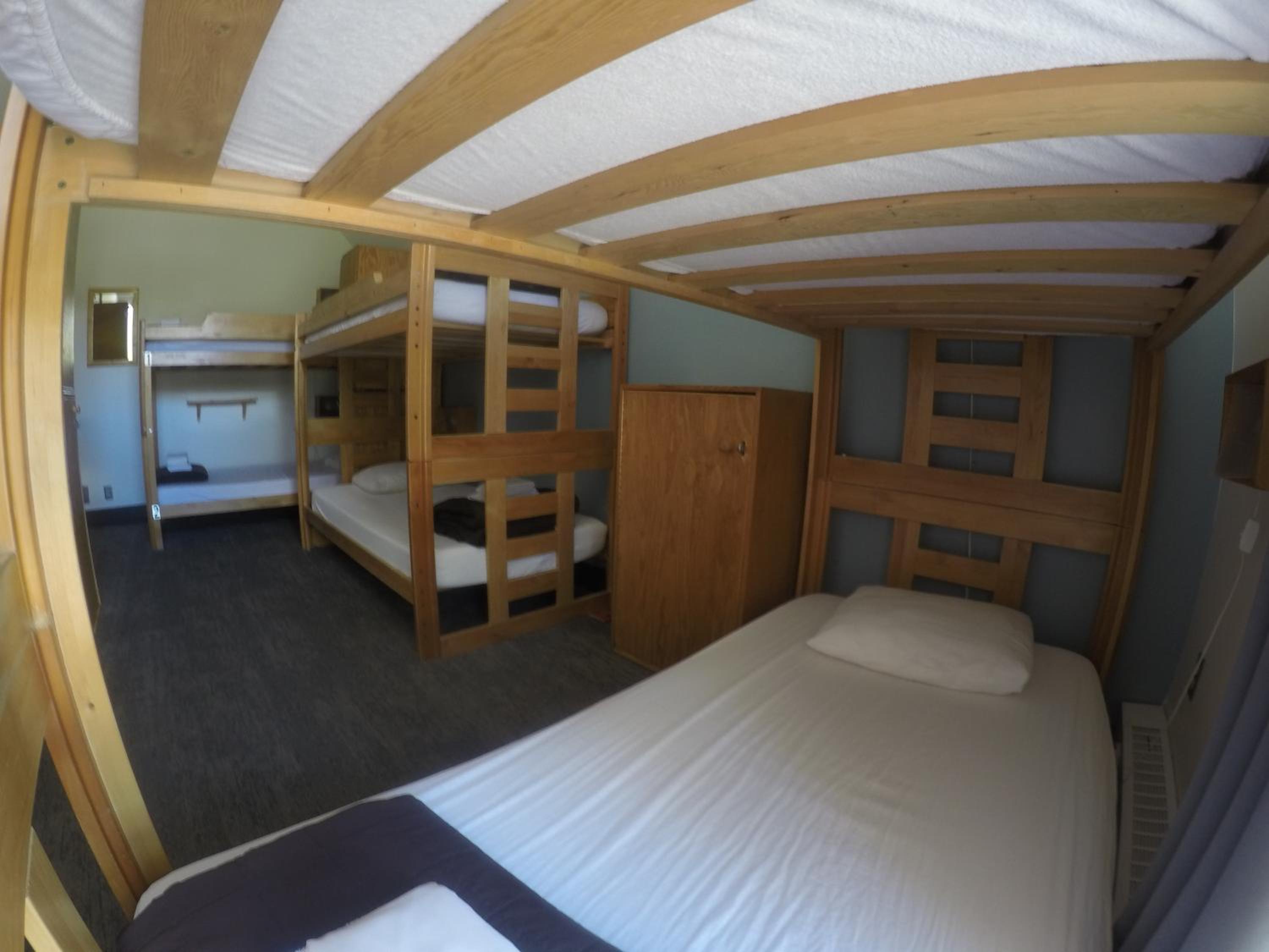 Bed in 4 or 5 Bed Mixed Dormitory Room photo 1