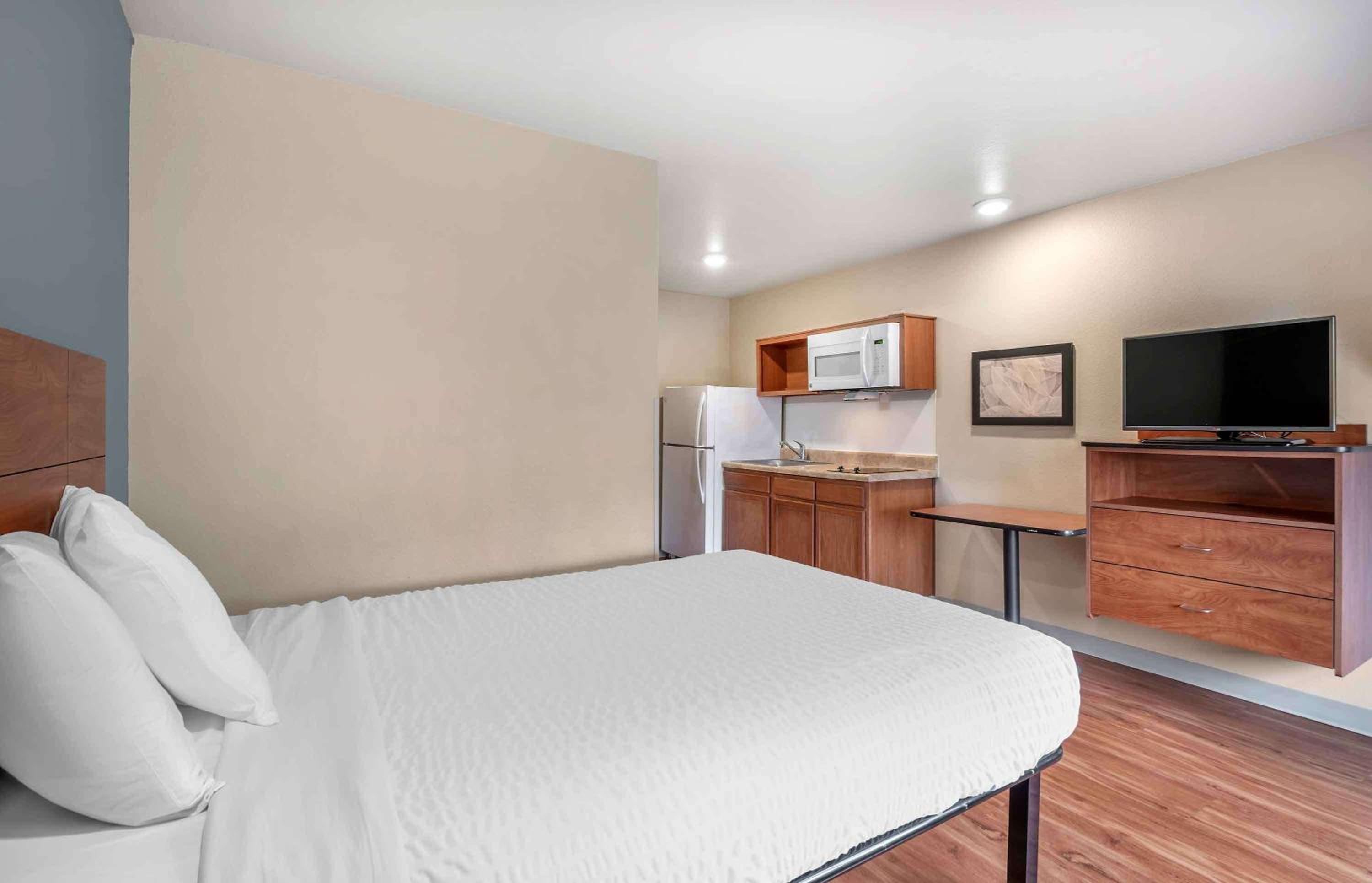 Standard Double Room - Non-Smoking photo 2