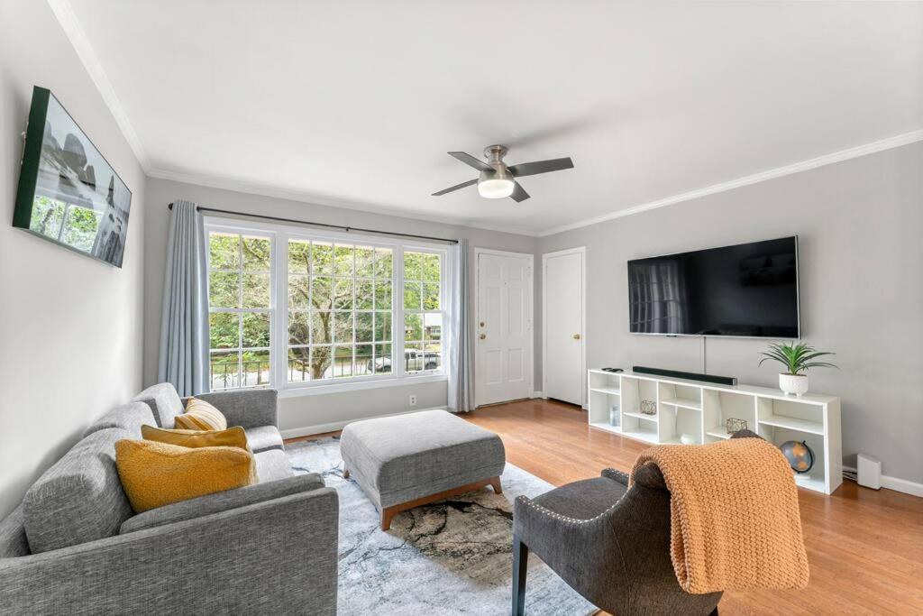 Three-Bedroom House photo 1
