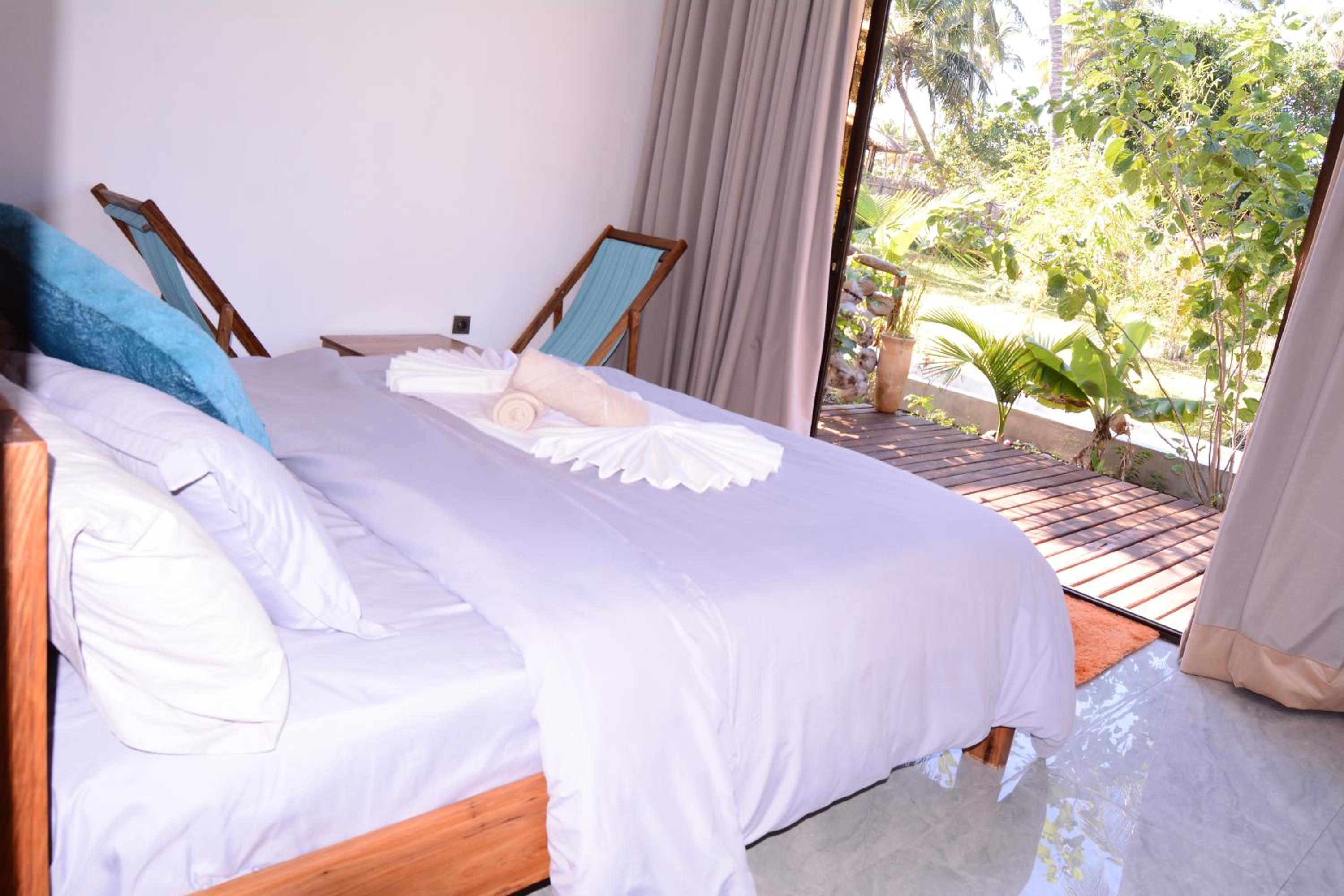 Queen Room with Garden View