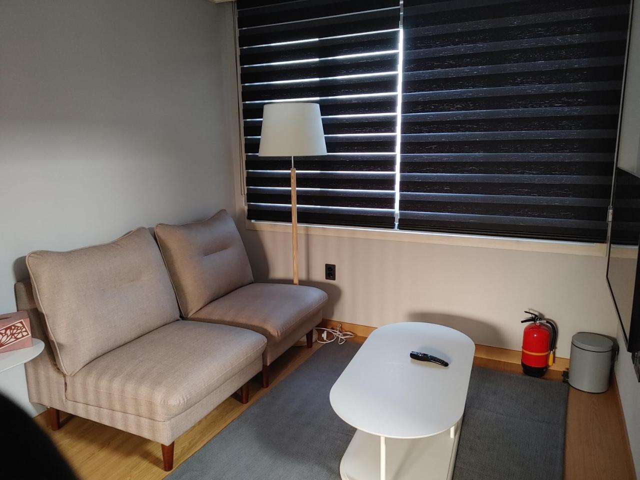 One-Bedroom House photo 1
