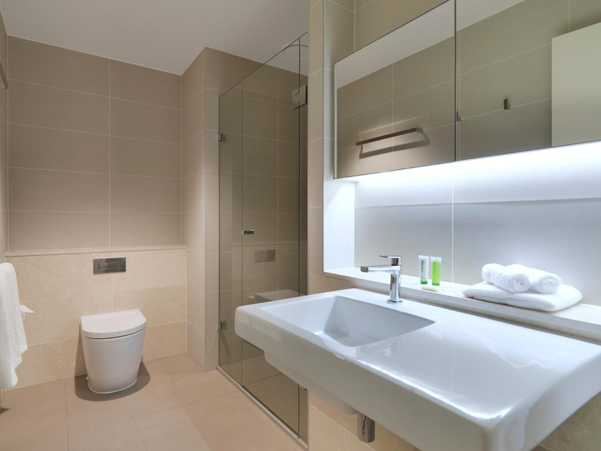 One Bedroom Deluxe Apartment
