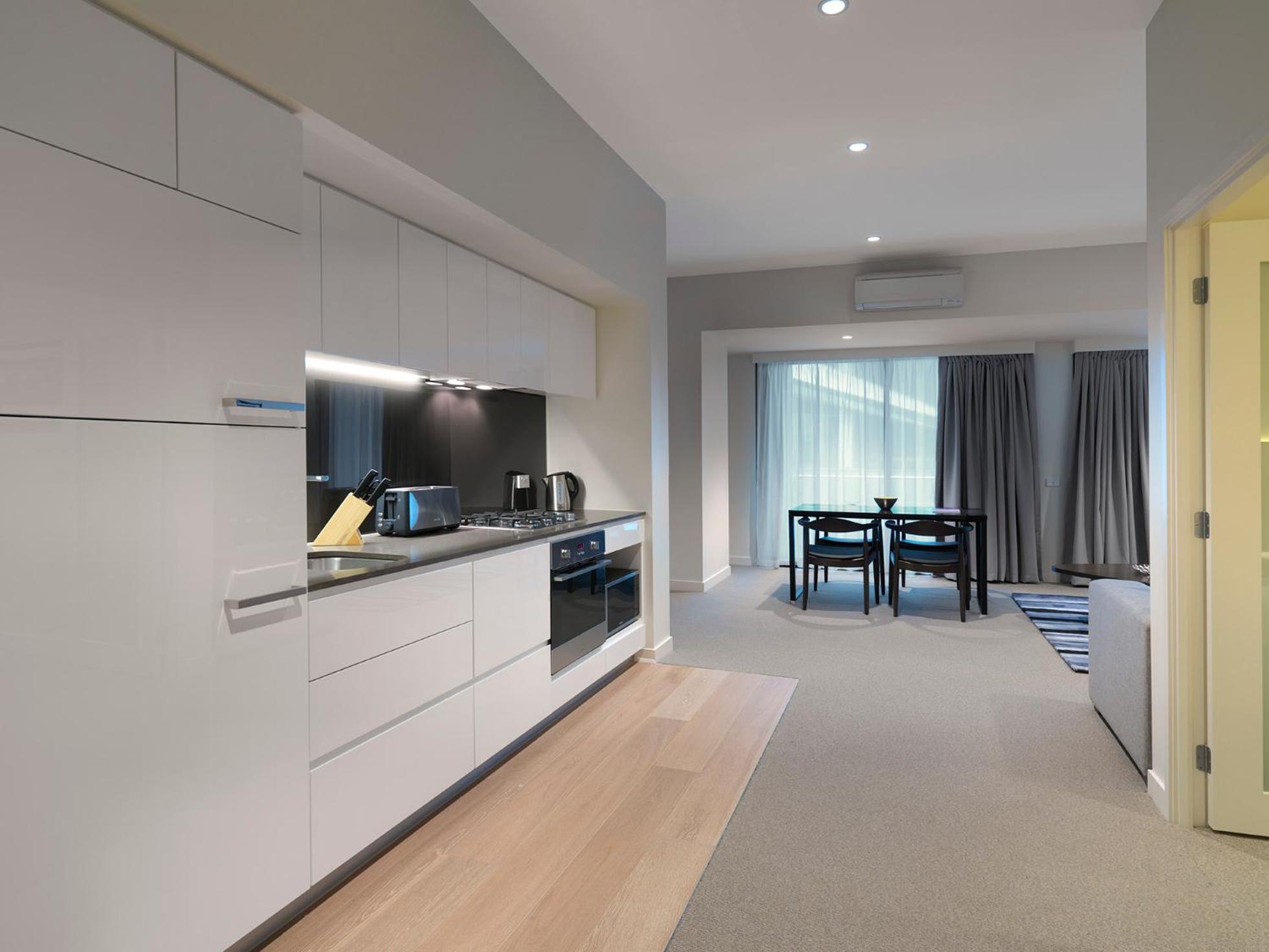Two Bedroom Deluxe Apartment thumbnail 5