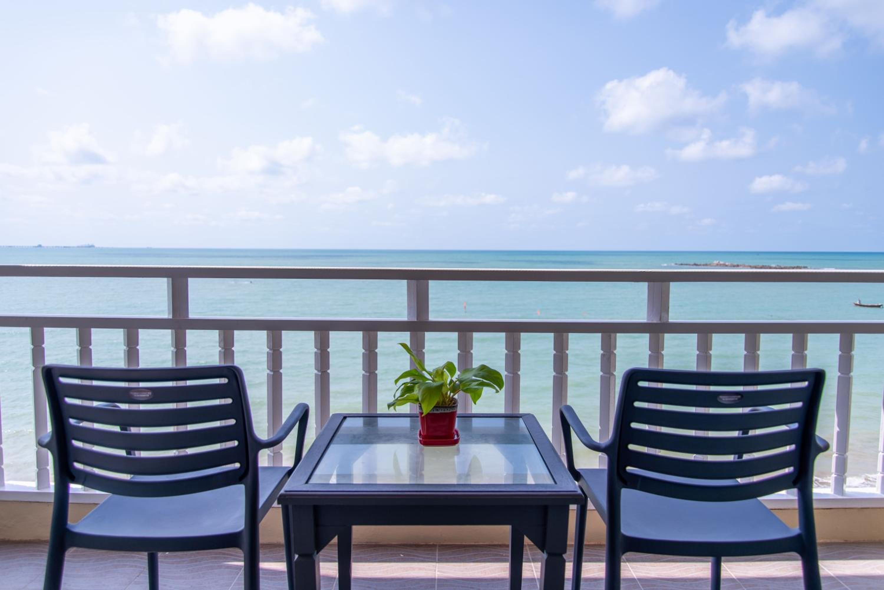 Panorama Double Room - Front Beach - Photo 5