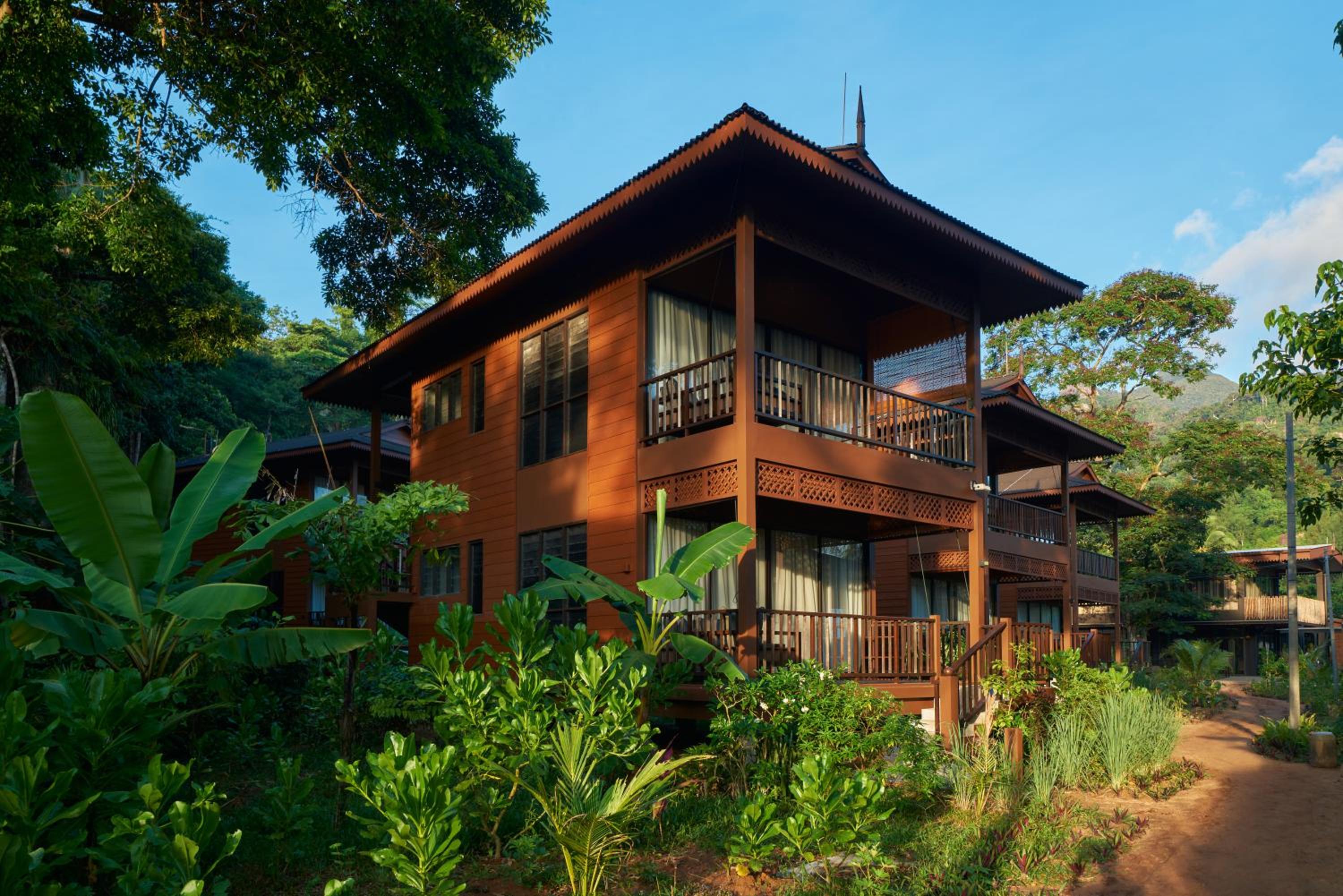 Deluxe Bungalow King - Photo 2