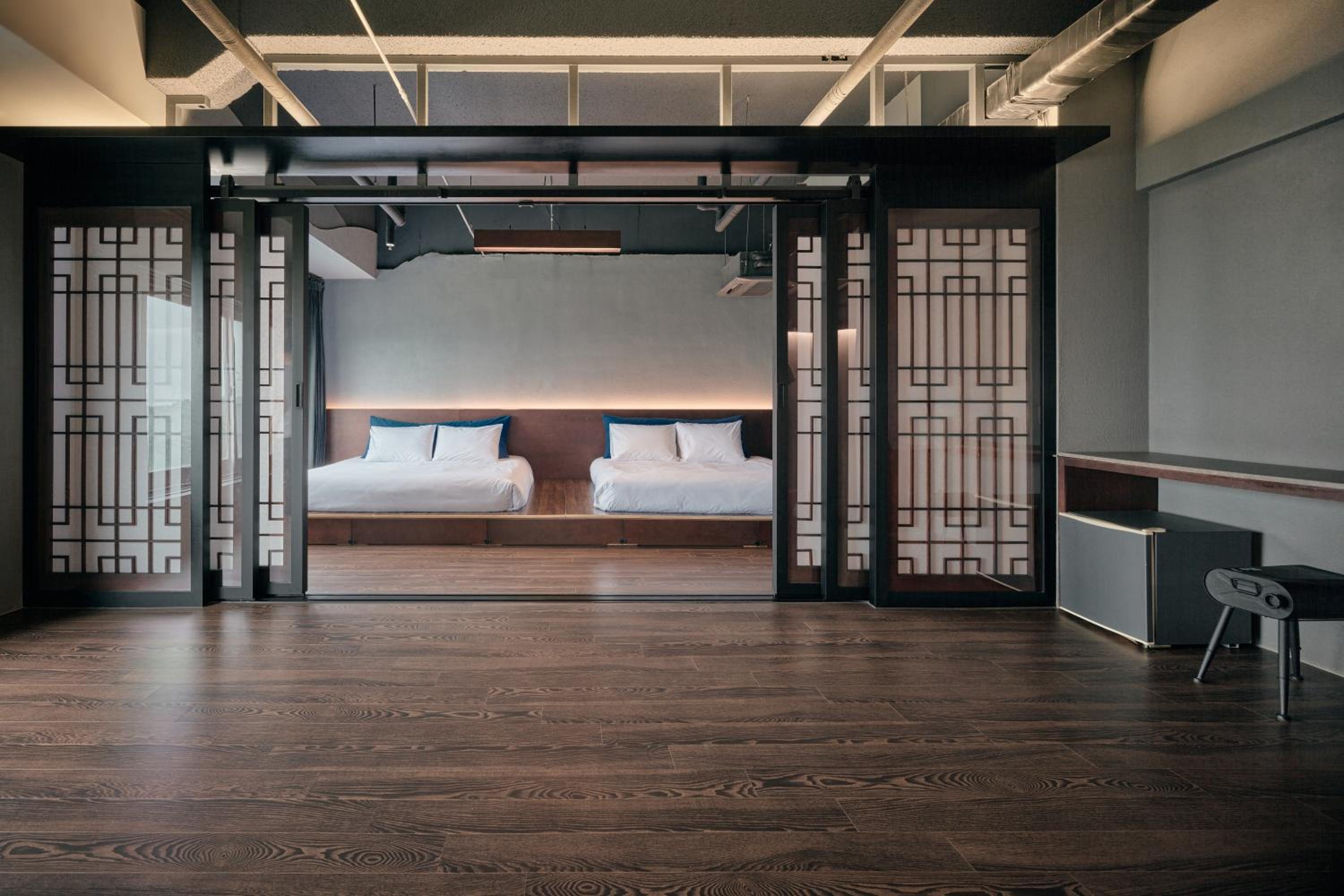 Signiture Korean-Style Ondol (Two Bed)