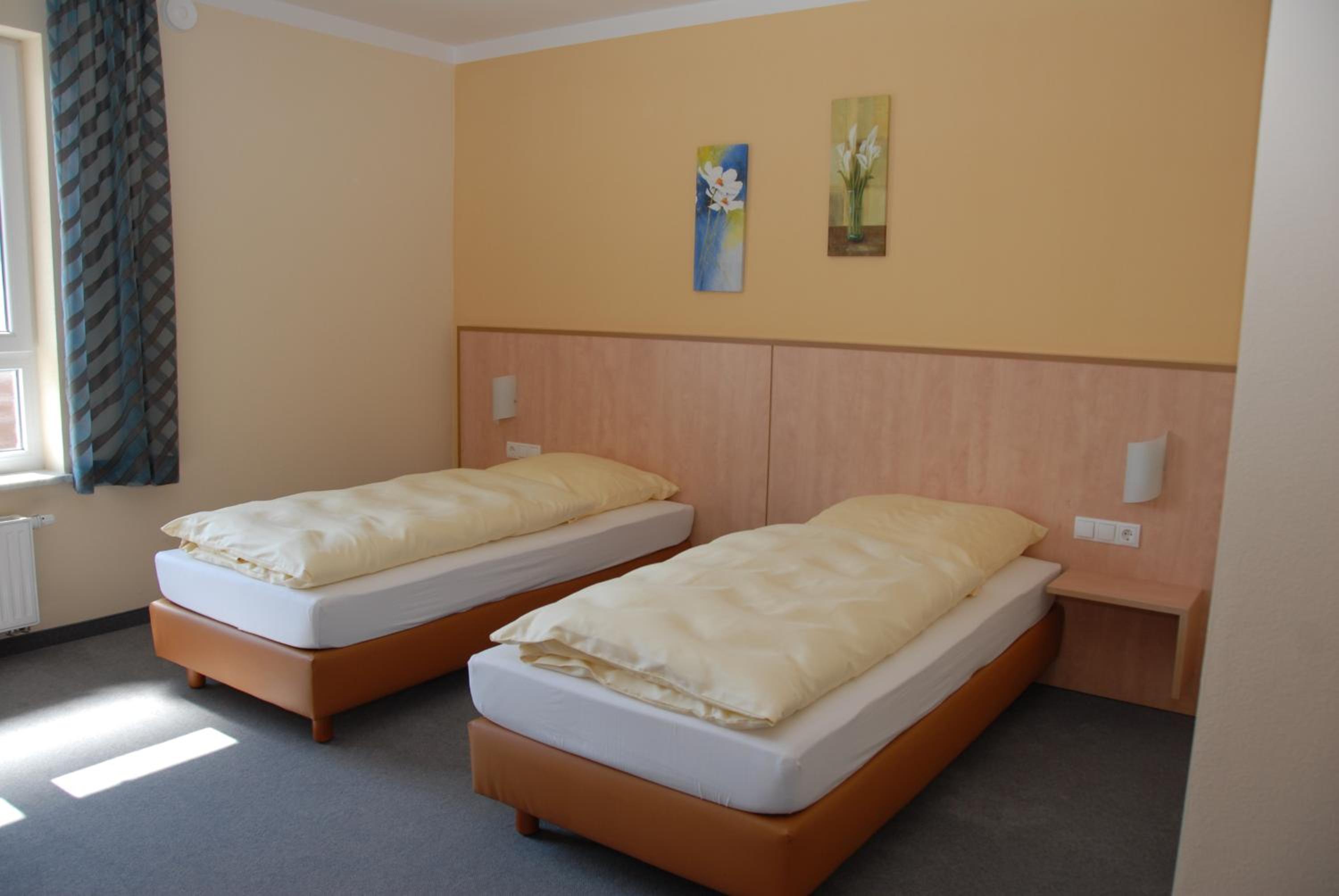 Twin Room with Bathroom photo 1