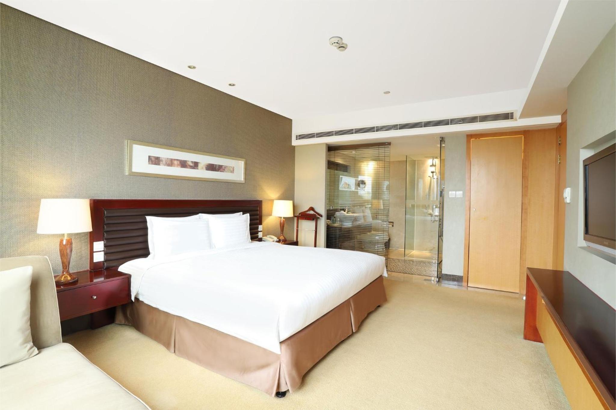 One-Bedroom King Suite