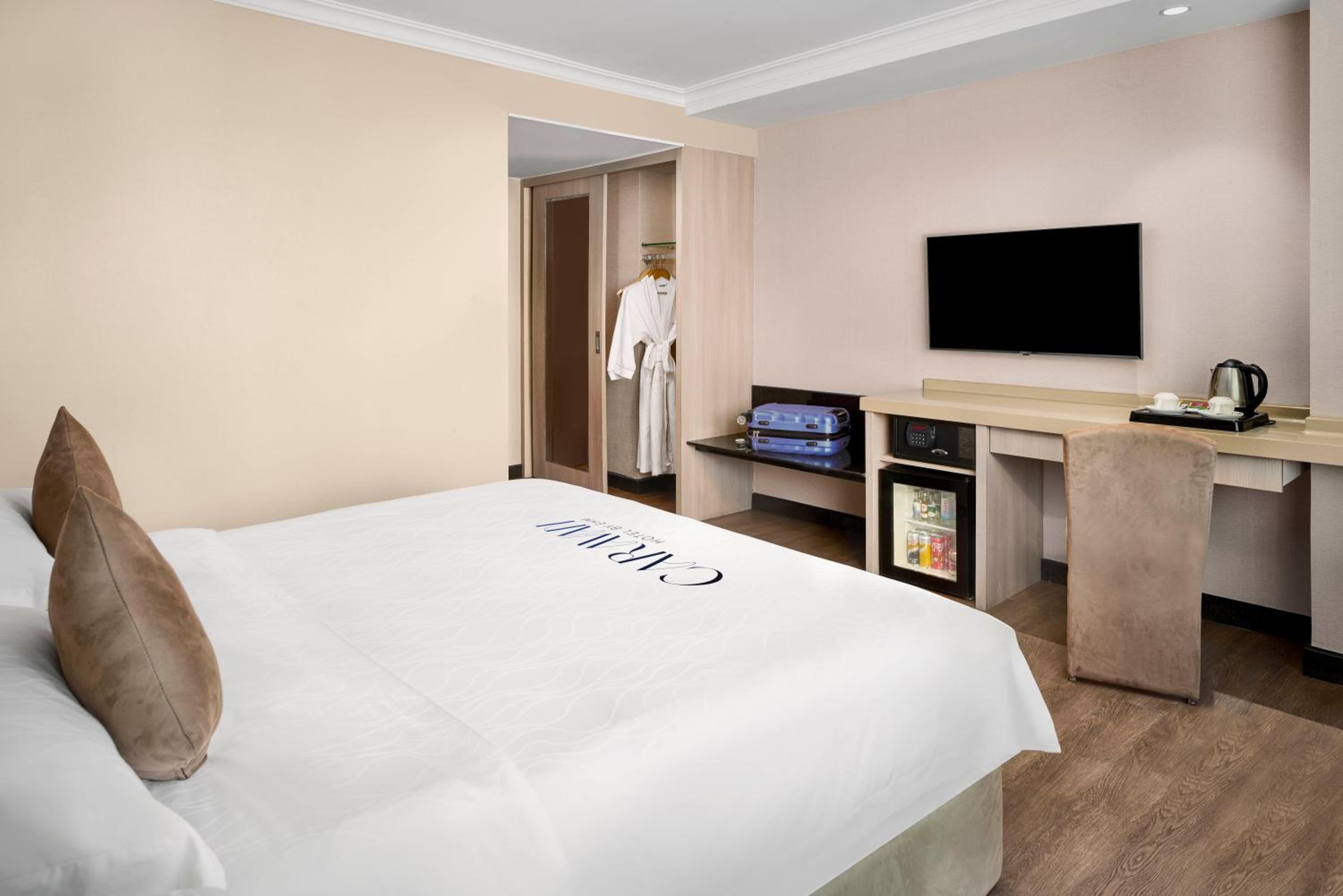 Superior King Room - Photo 6