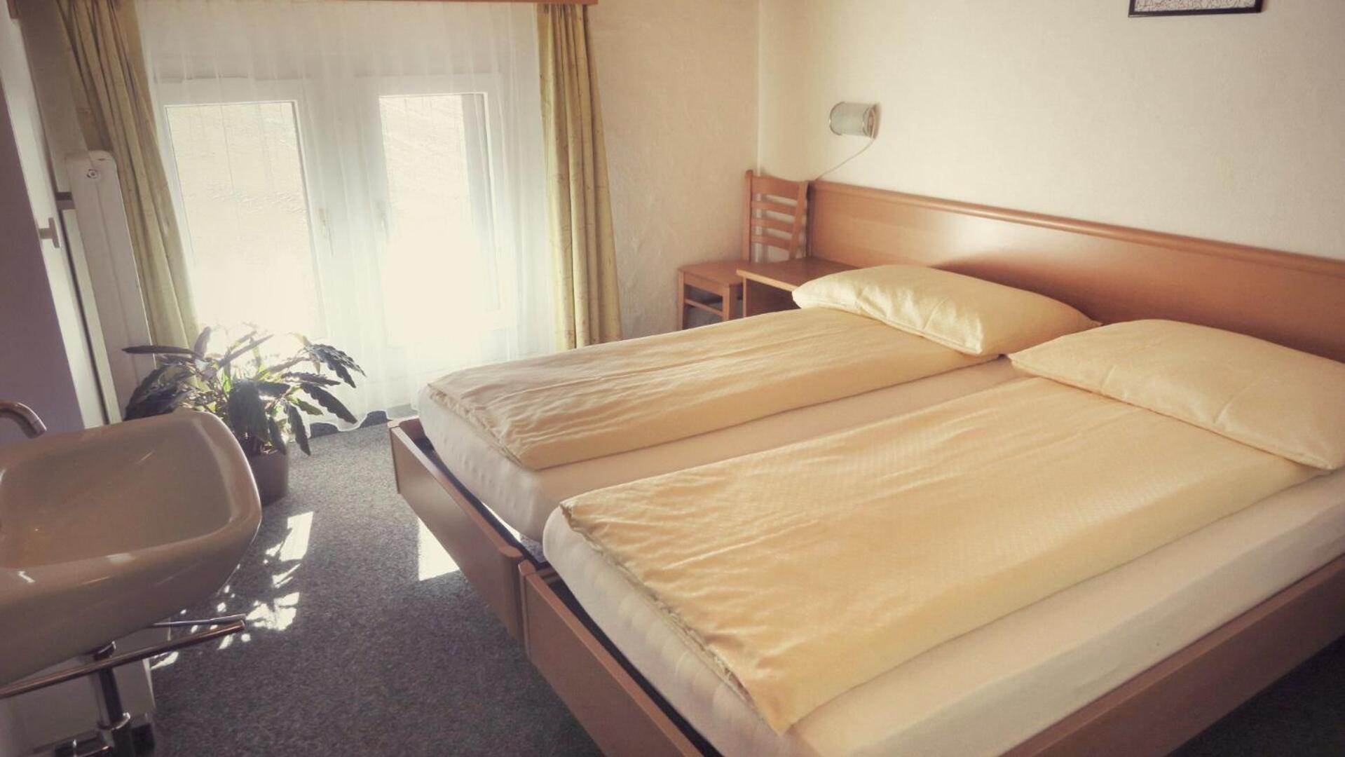 Standard Double Room With Shared Bathroom photo 3