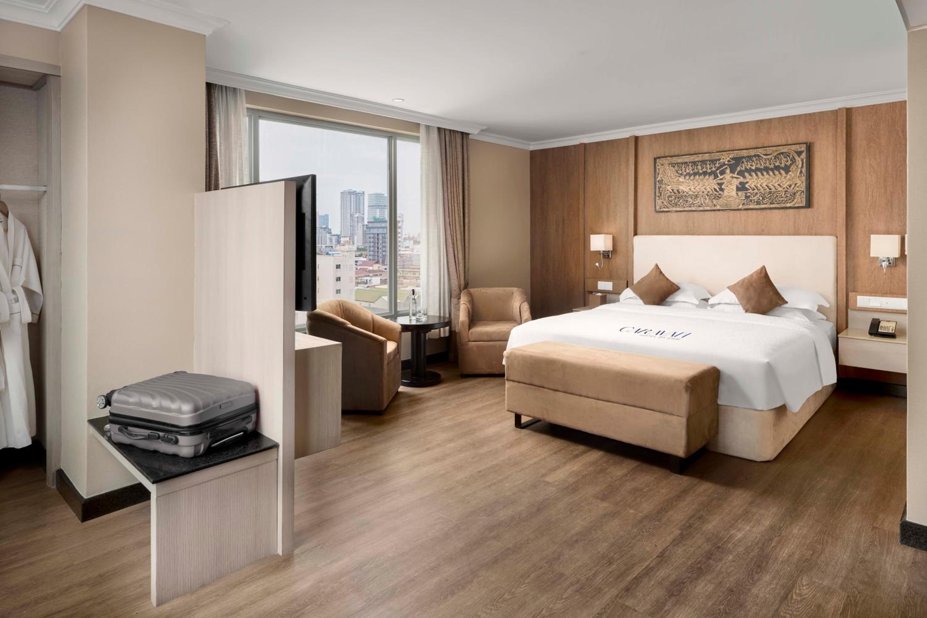 Deluxe King Room - Photo 4