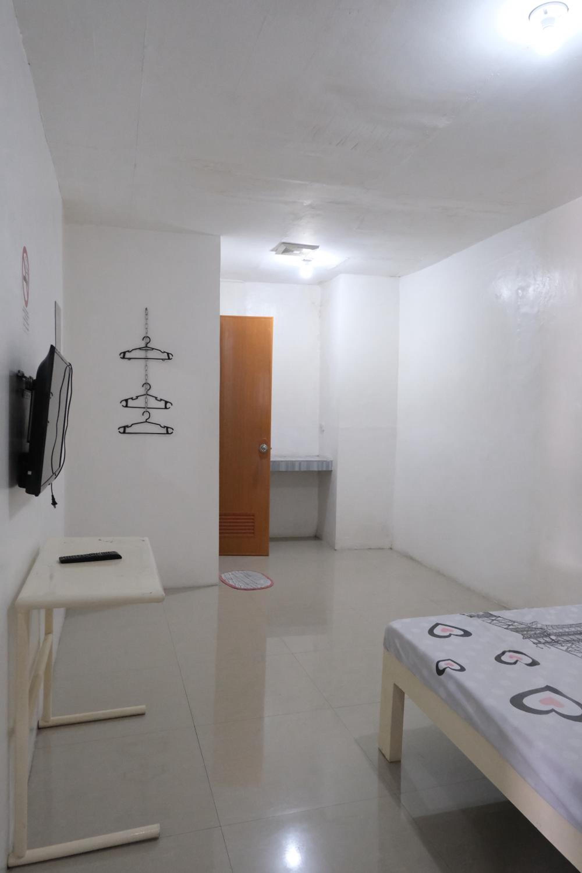 Economy Double Room - Photo 6