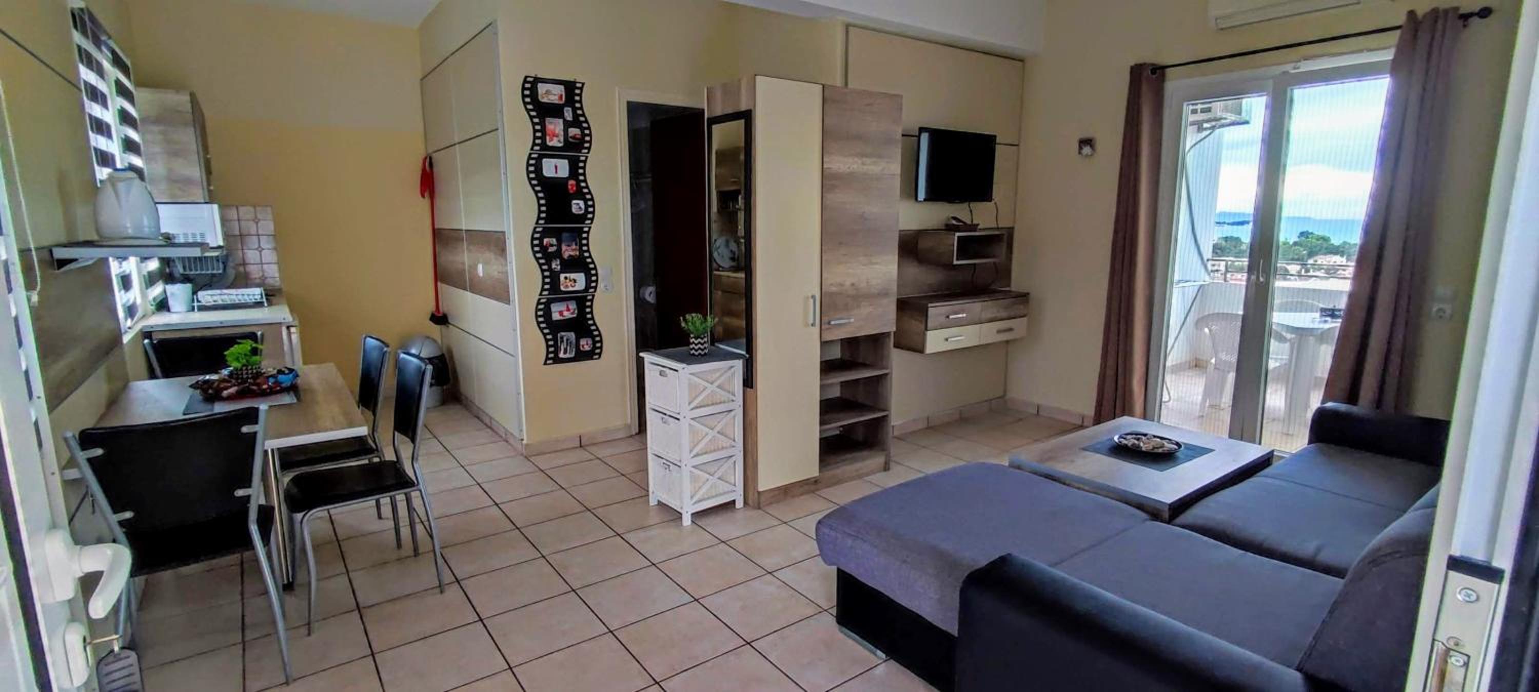One-Bedroom Apartment with Sea View