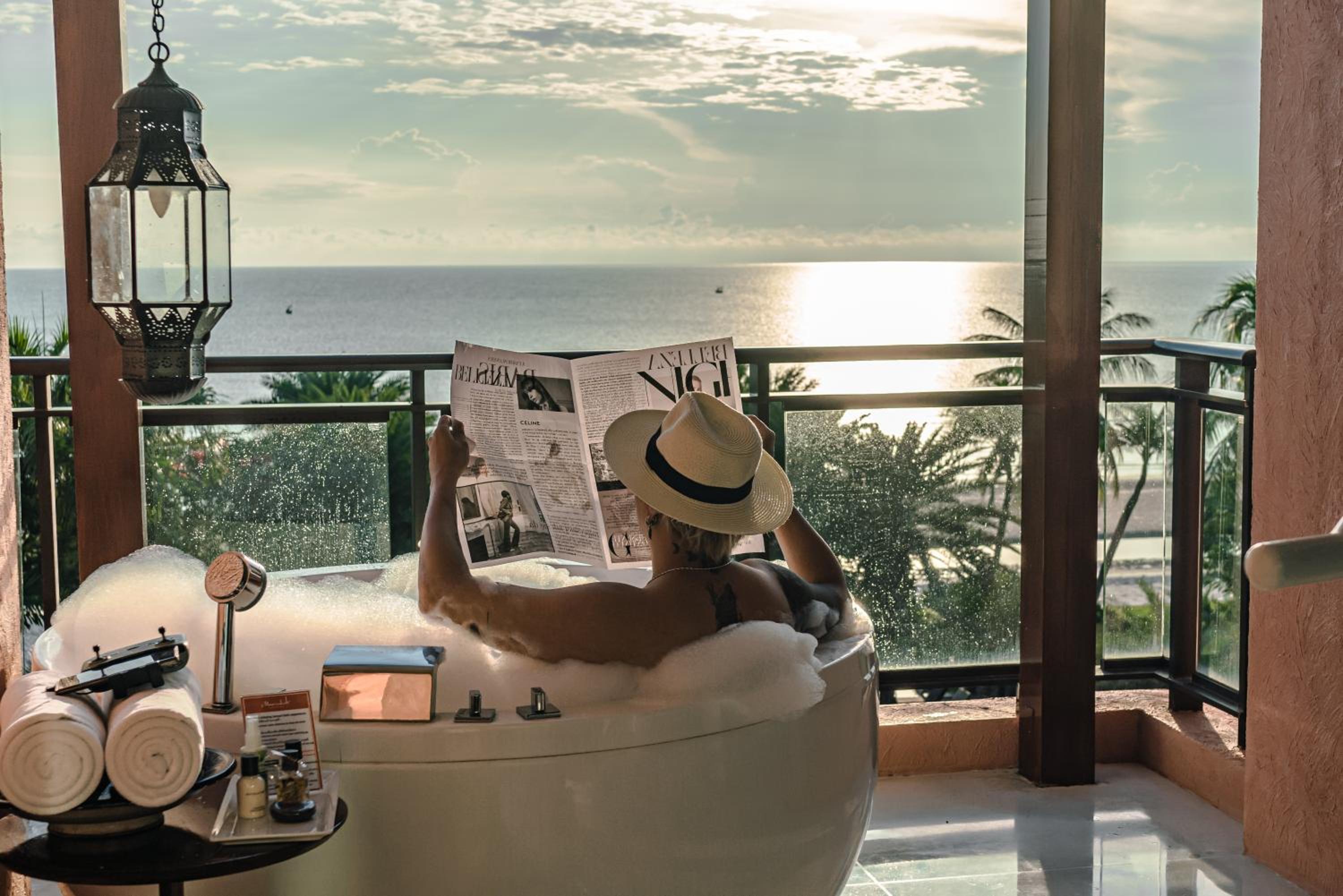 Celestial Suite Balcony Jacuzzi - Photo 10