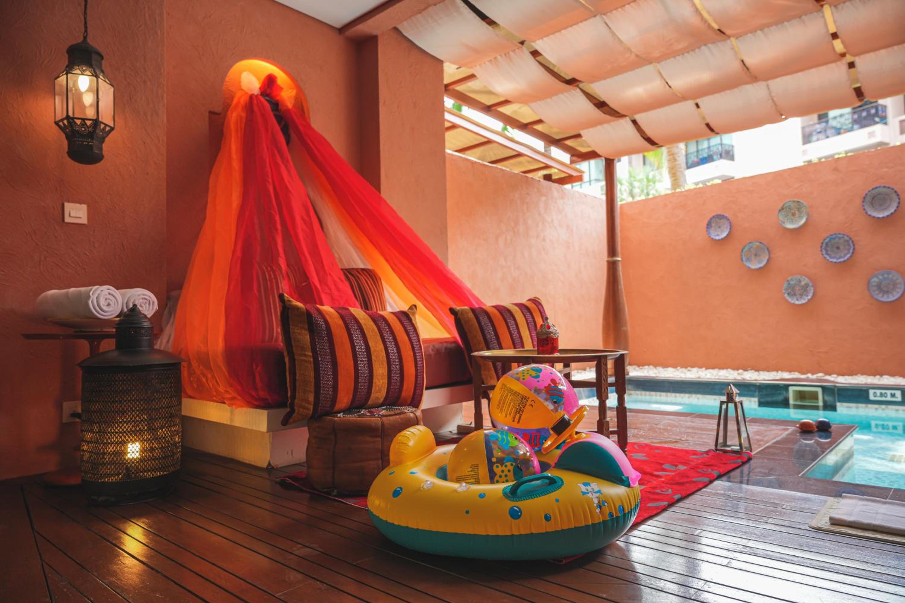 Fountain Pool Suite - Photo 12