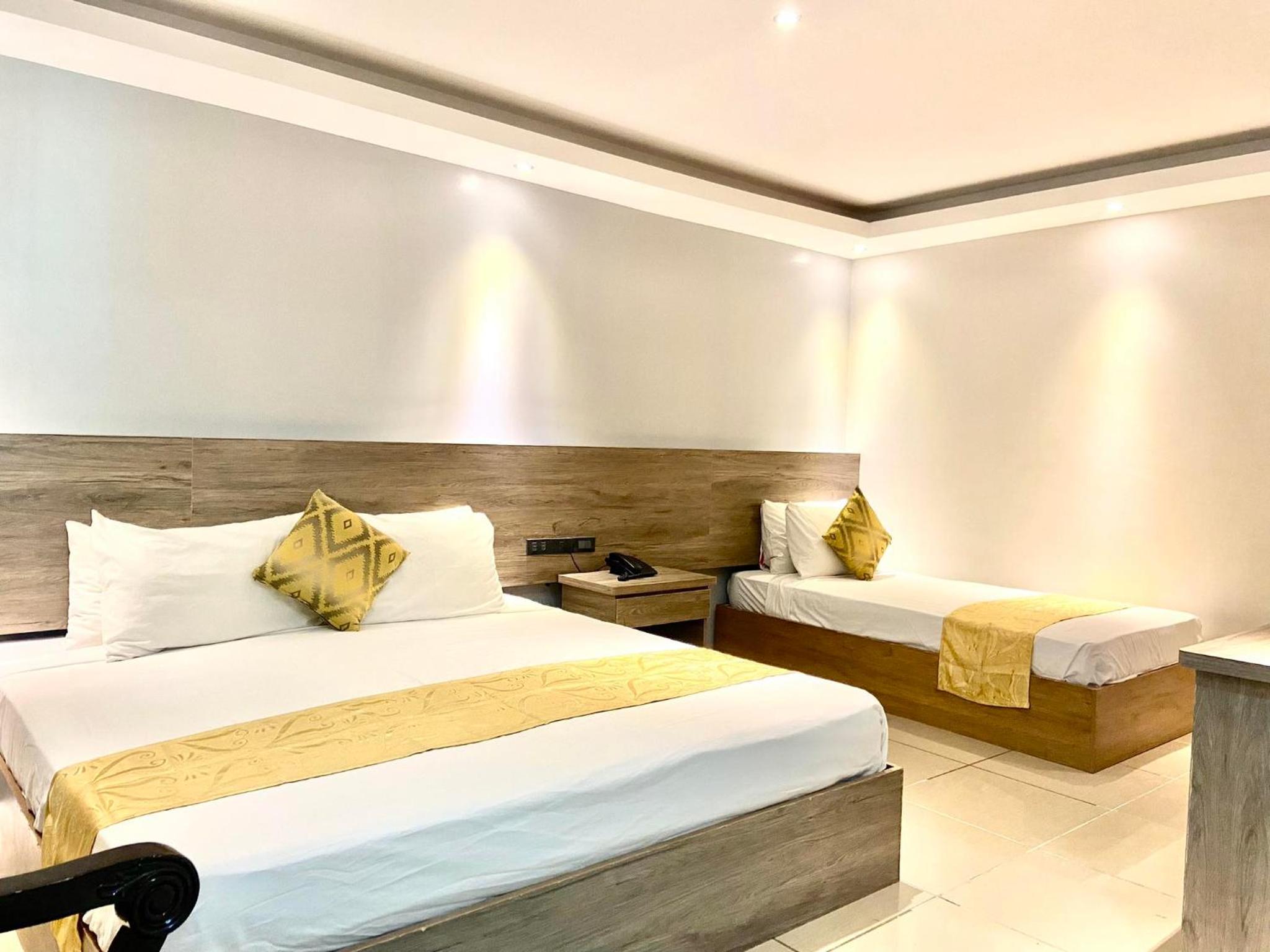 Executive Suite A - Photo 1