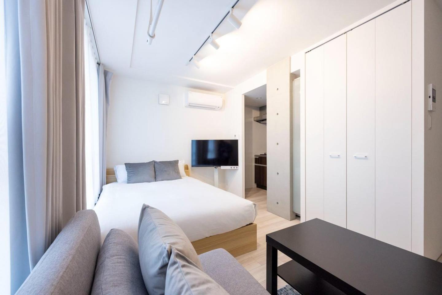One-Bedroom Apartment photo 2