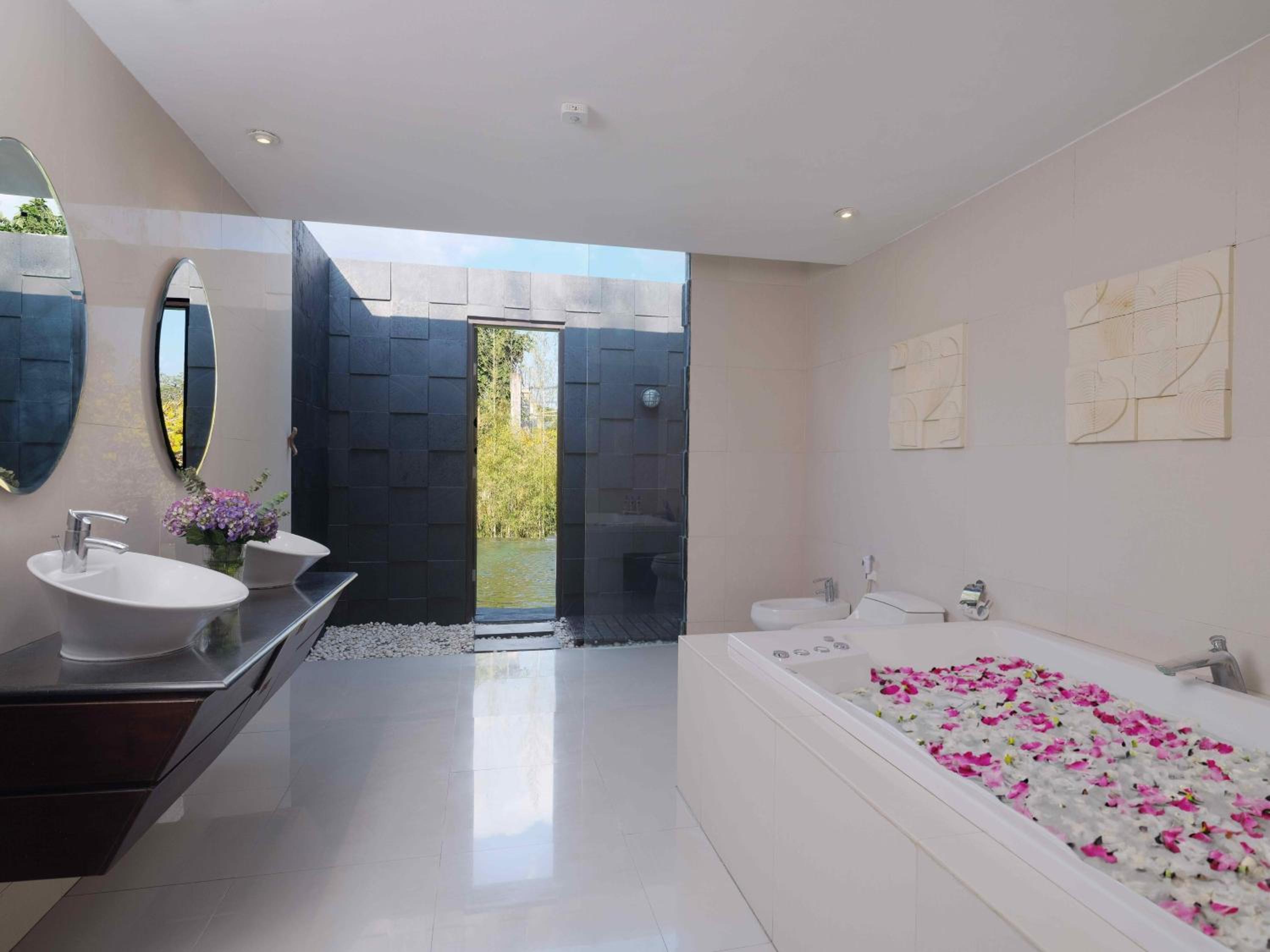 Suite with Private Pool - Photo 2