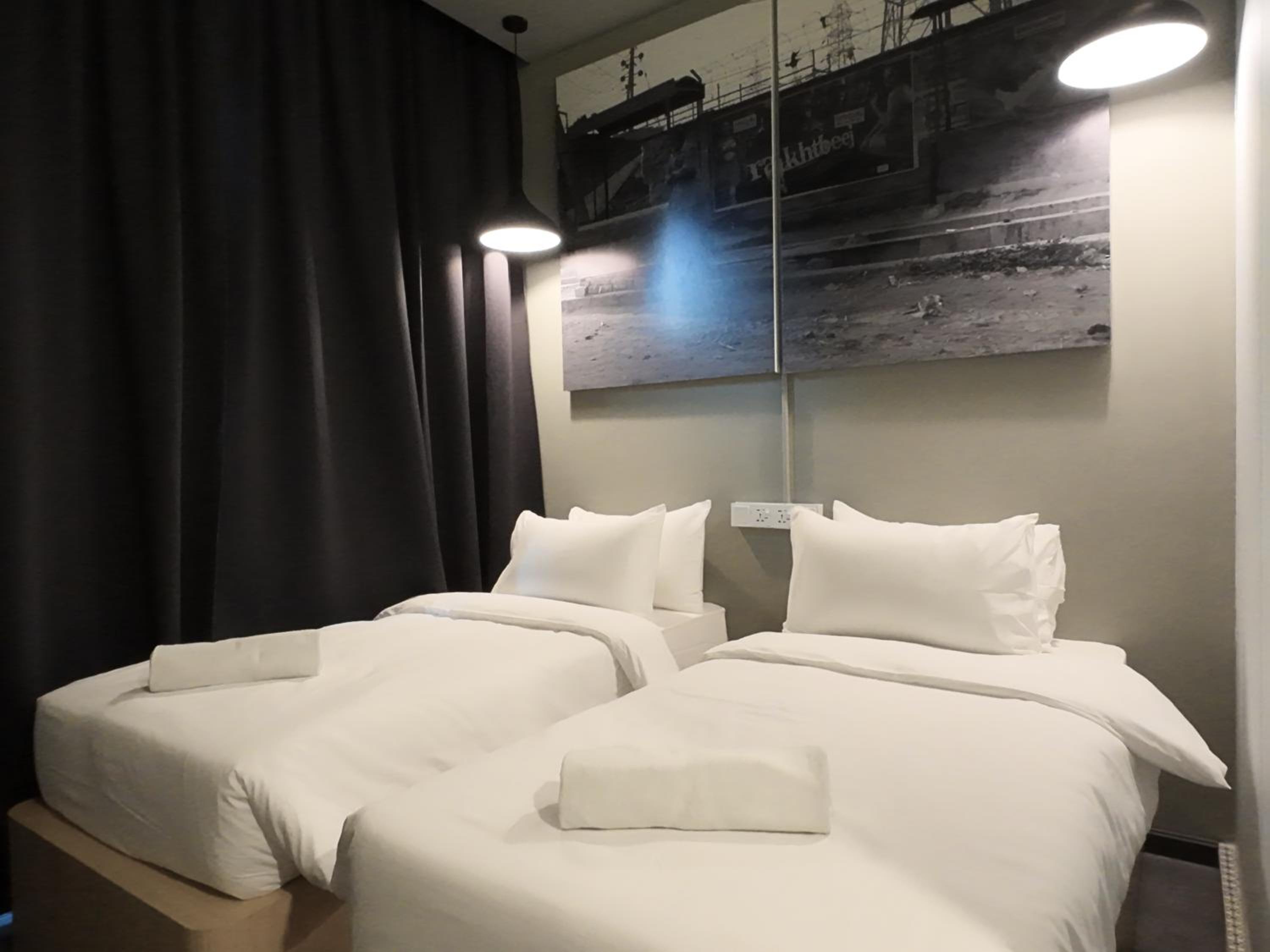 Standard Twin Room - Photo 10