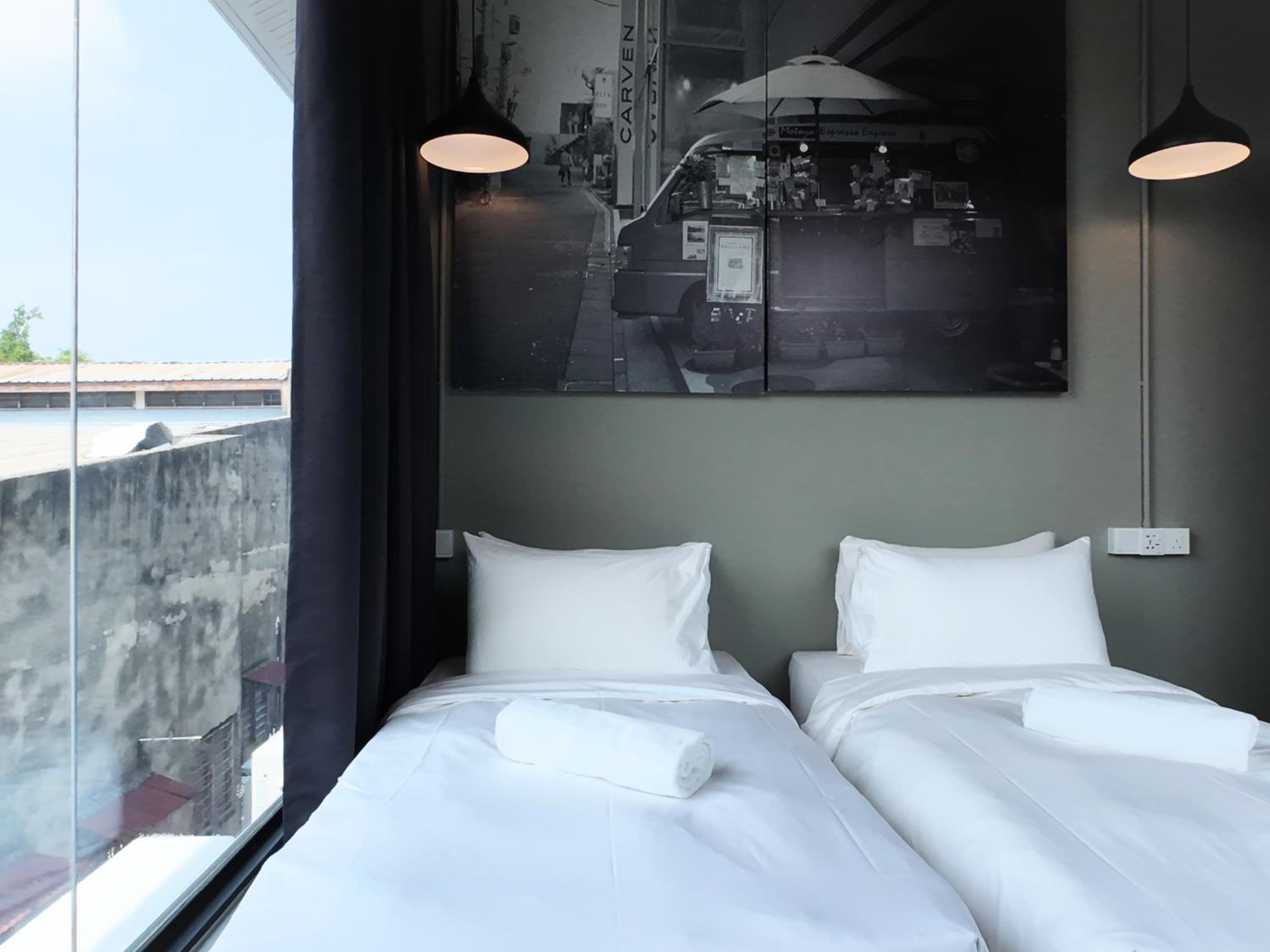 Standard Twin Room - Photo 9