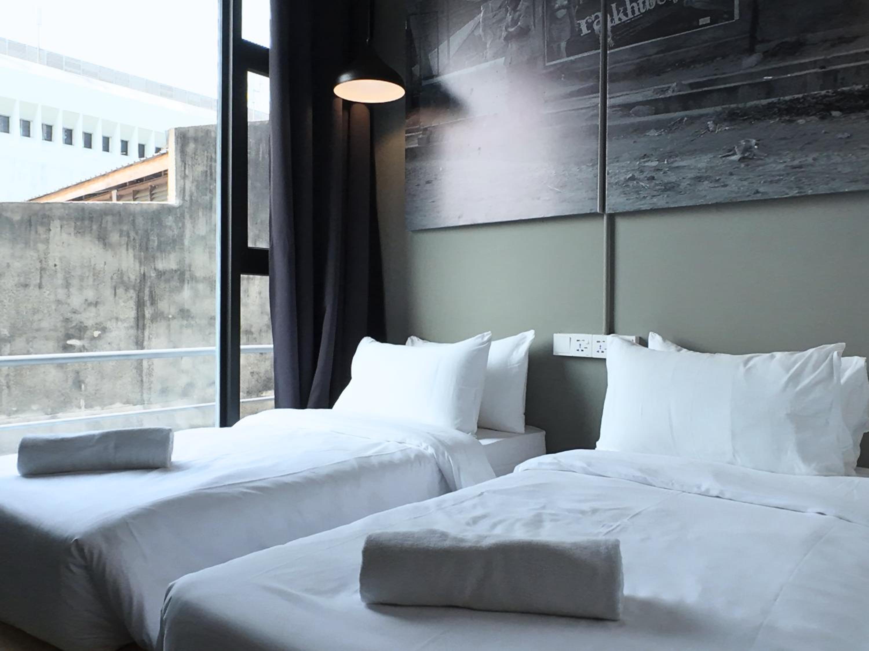Standard Twin Room - Photo 6