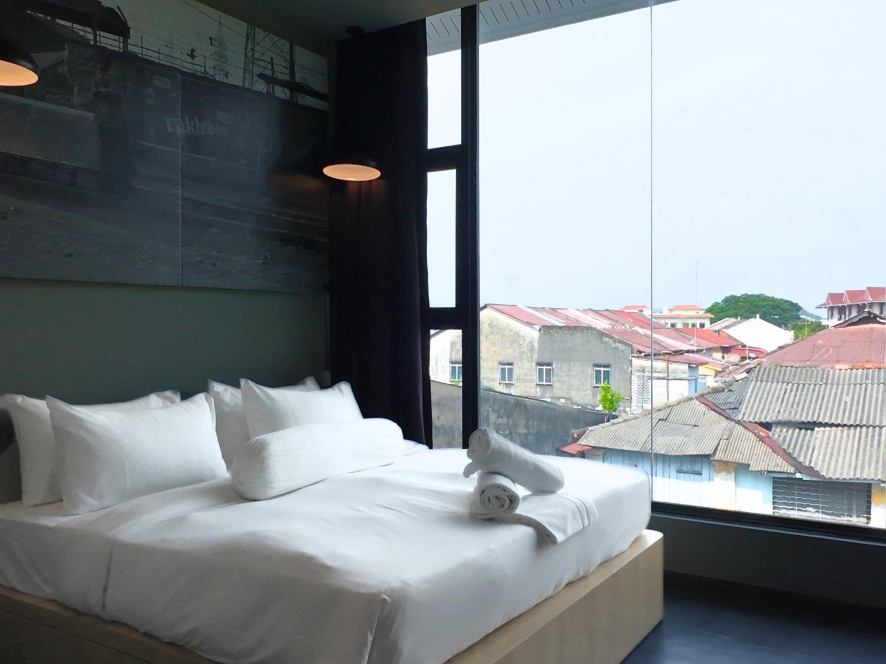 Deluxe King Room - Photo 3