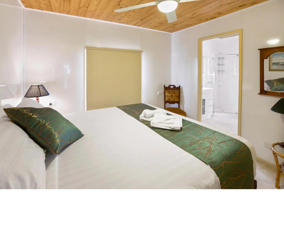 Two-Bedroom House photo 2