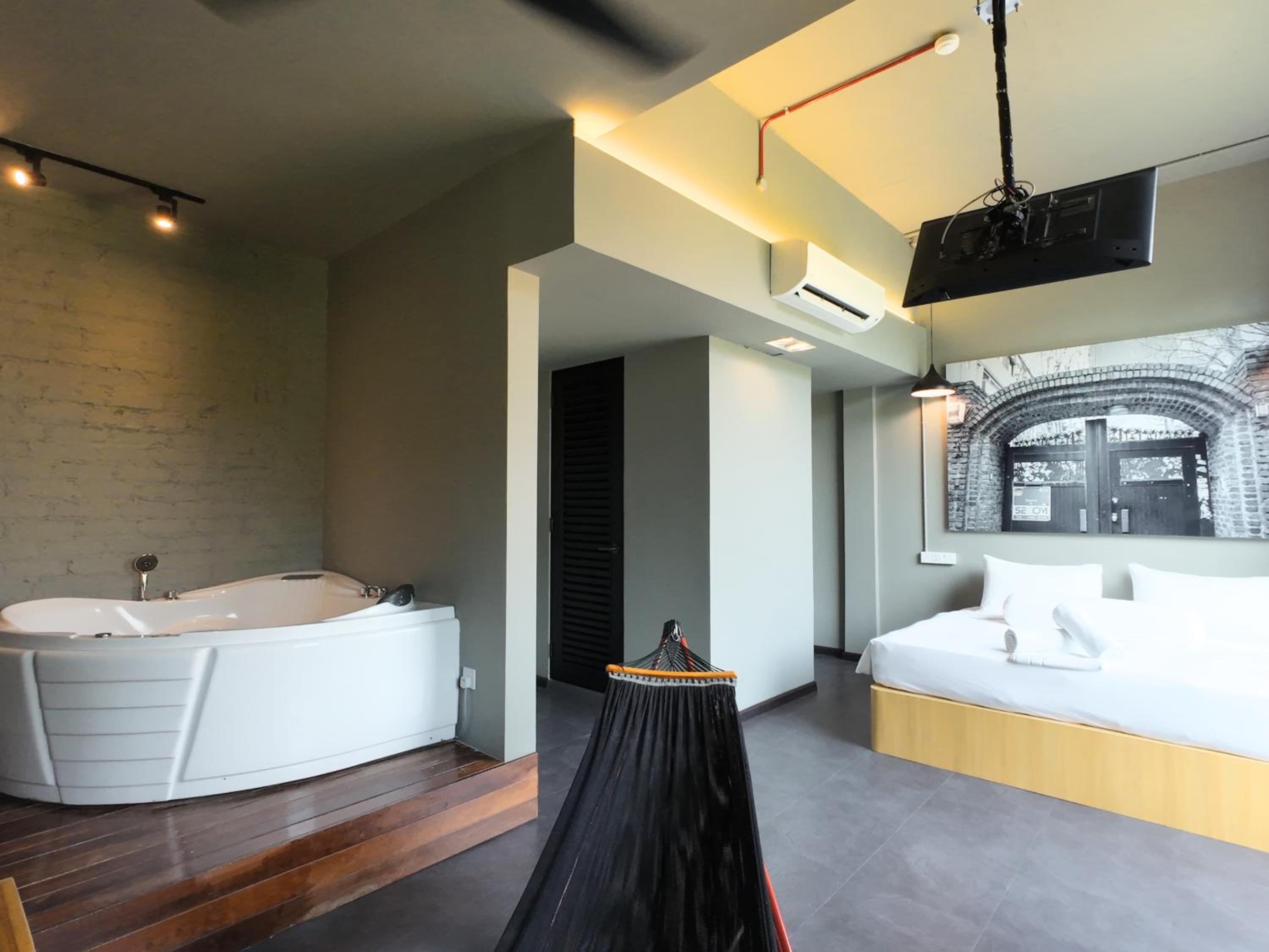 Suite with Garden View - Photo 3