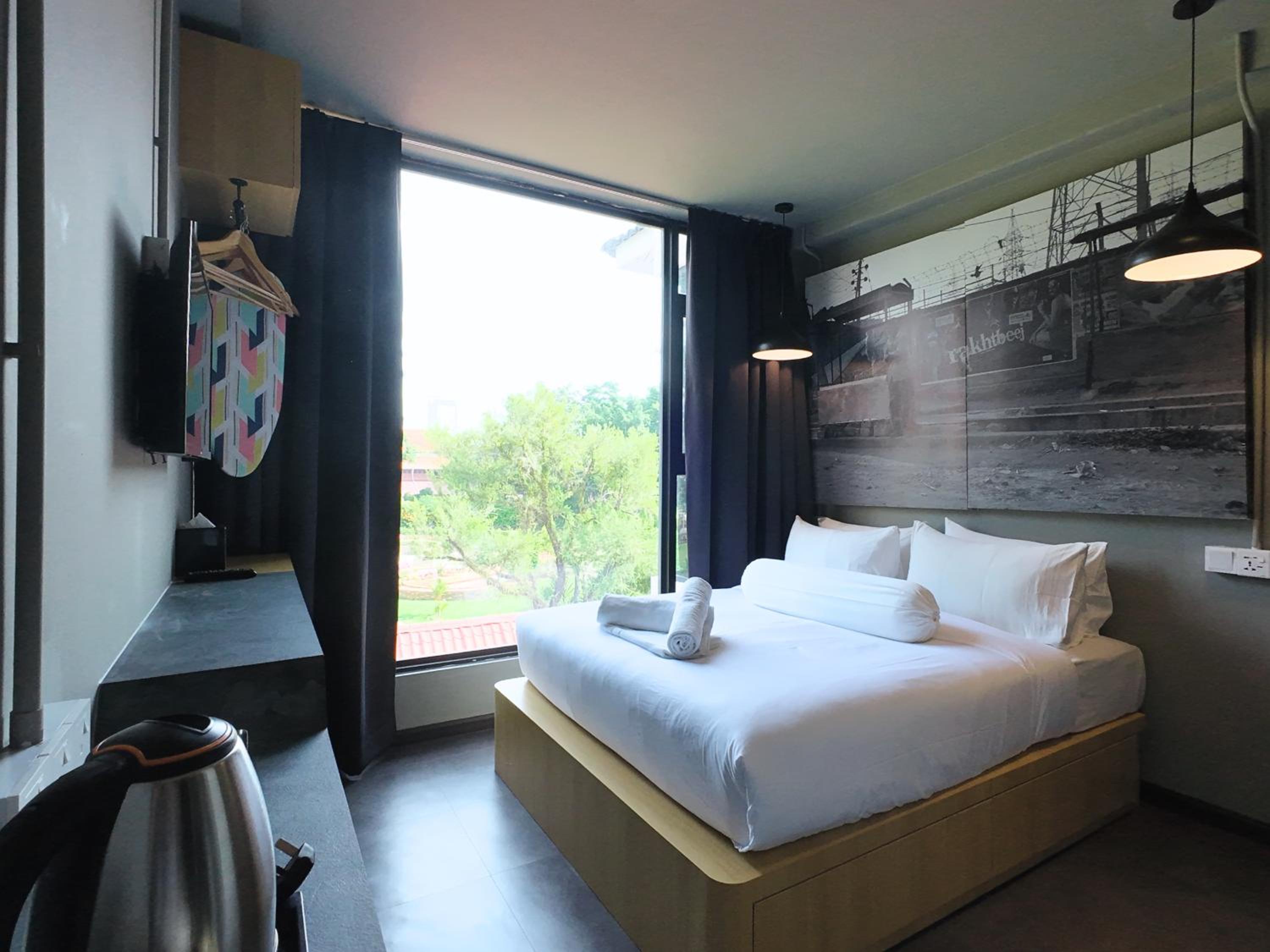 Standard Queen Room
