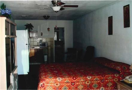 King Suite - Smoking photo 1