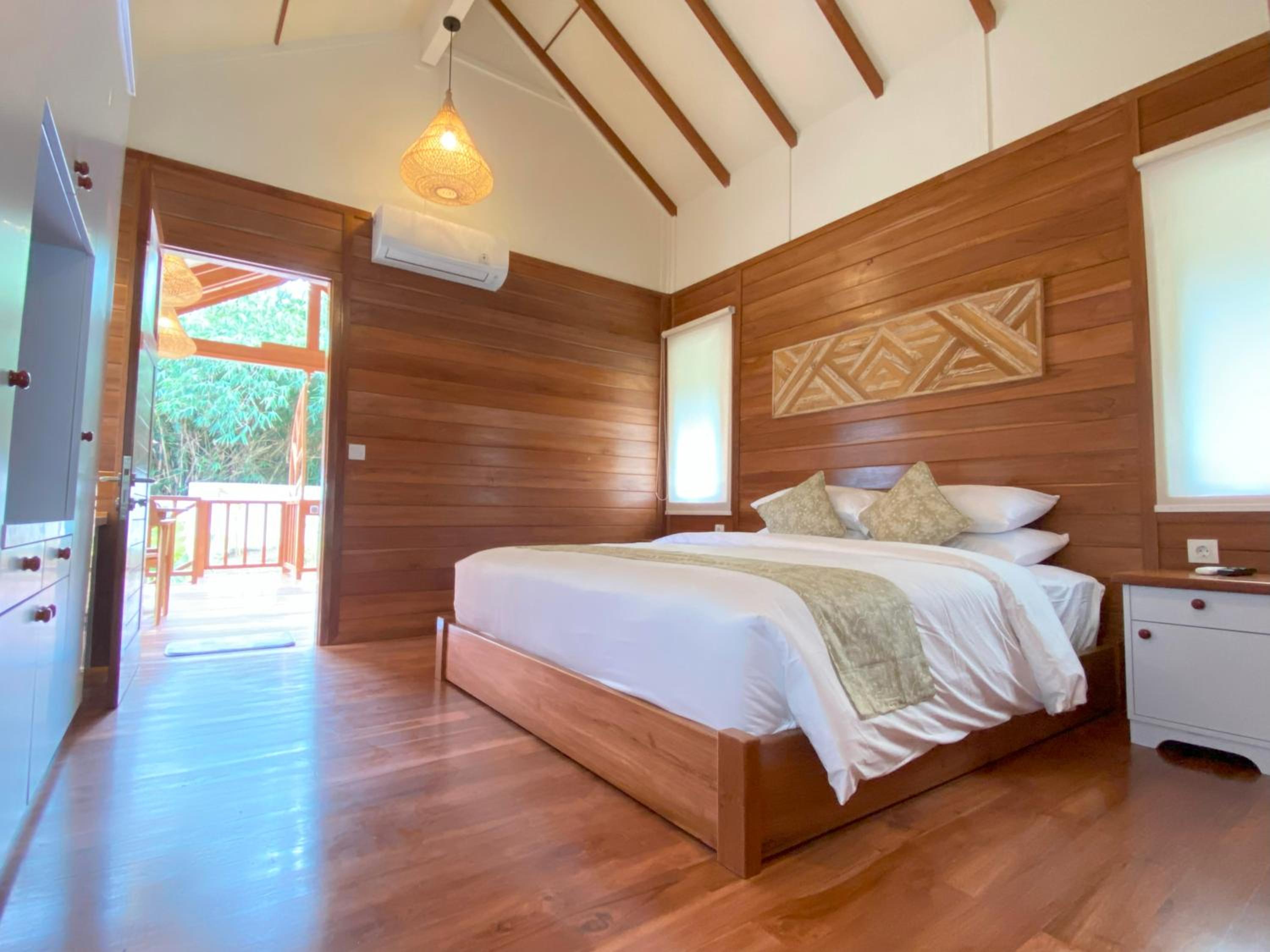 One-Bedroom Bungalow - Photo 4
