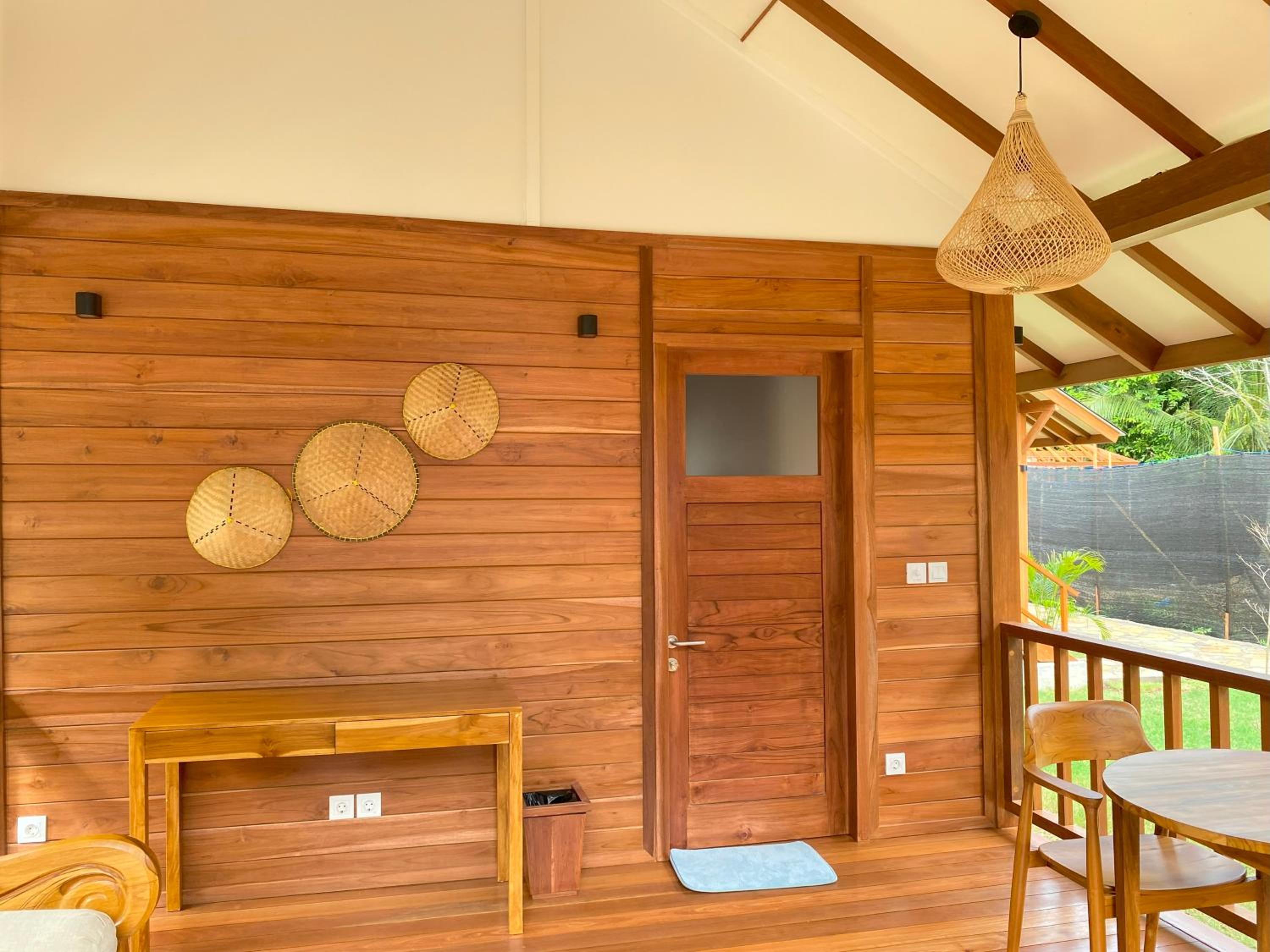 One-Bedroom Bungalow - Photo 15