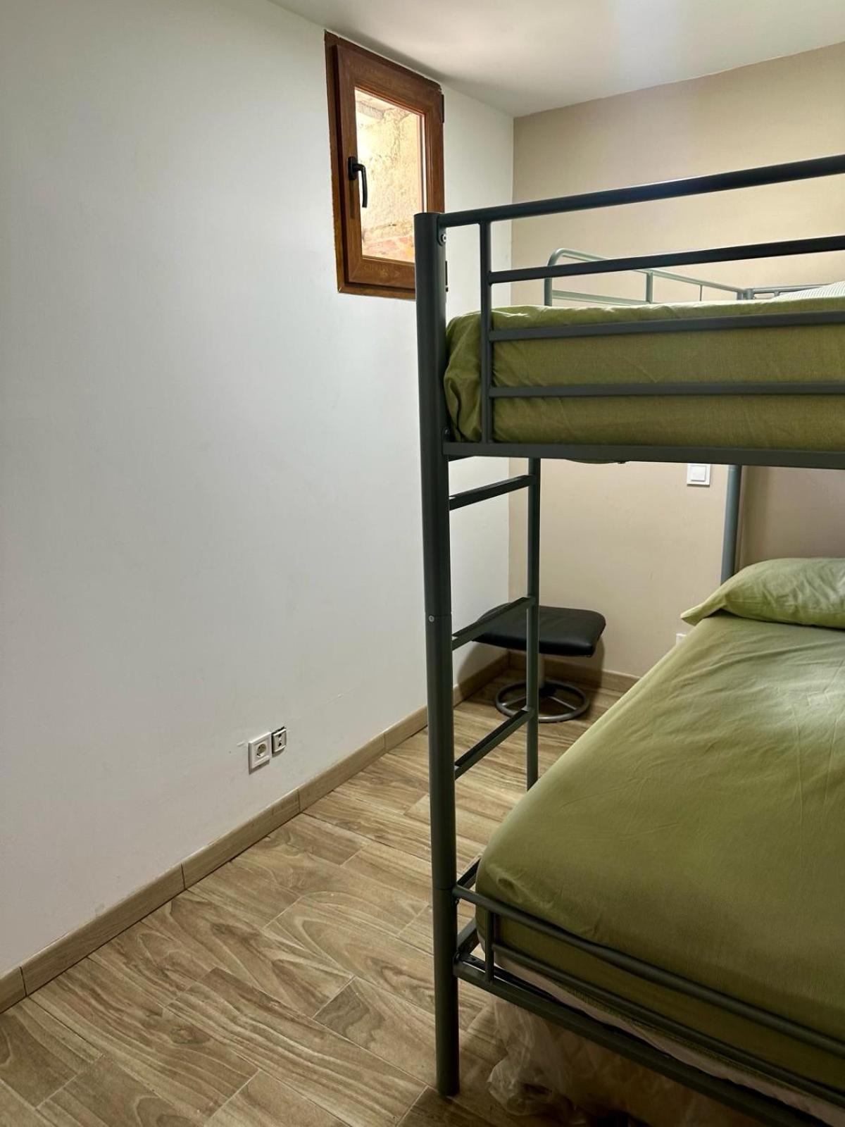 Three-Bedroom House photo 3