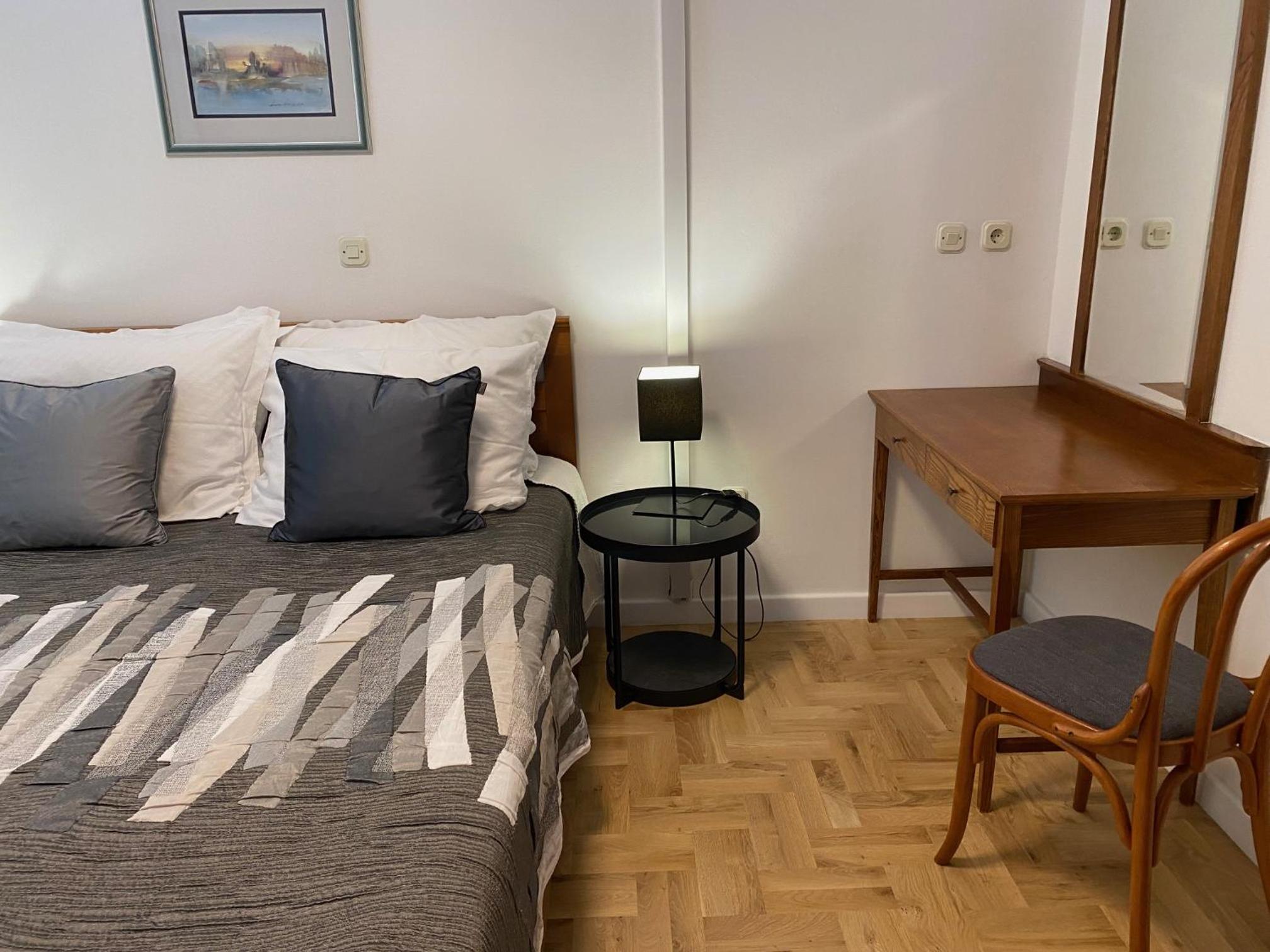One-Bedroom Deluxe Apartment photo 3