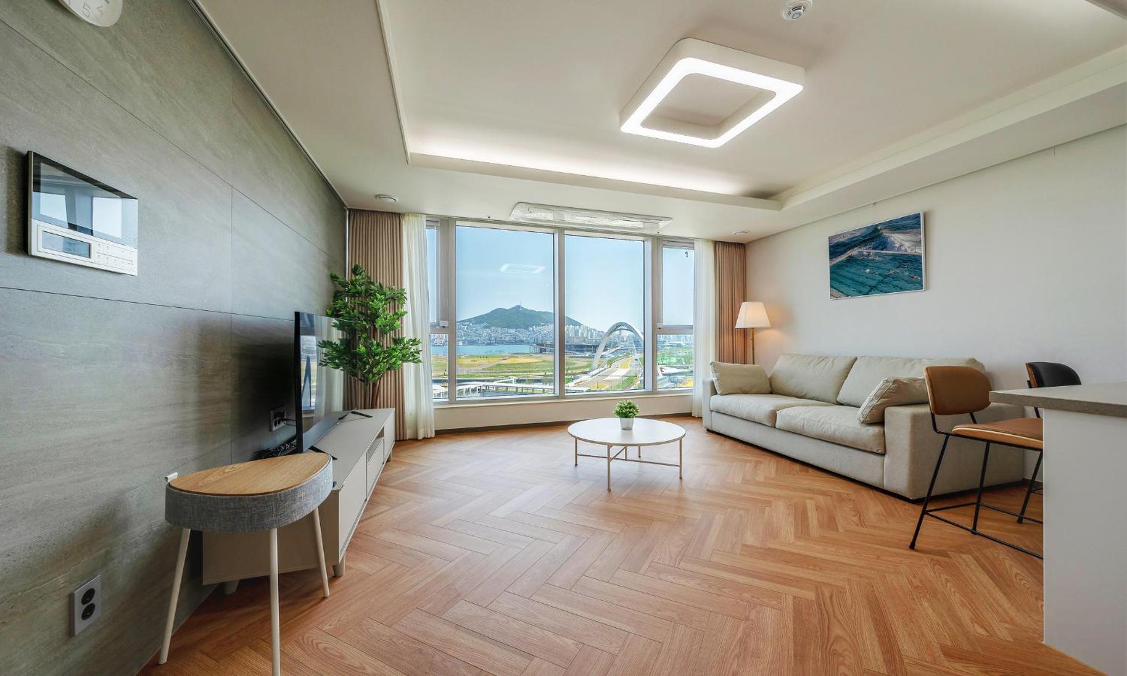 Superior Suite - Photo 6