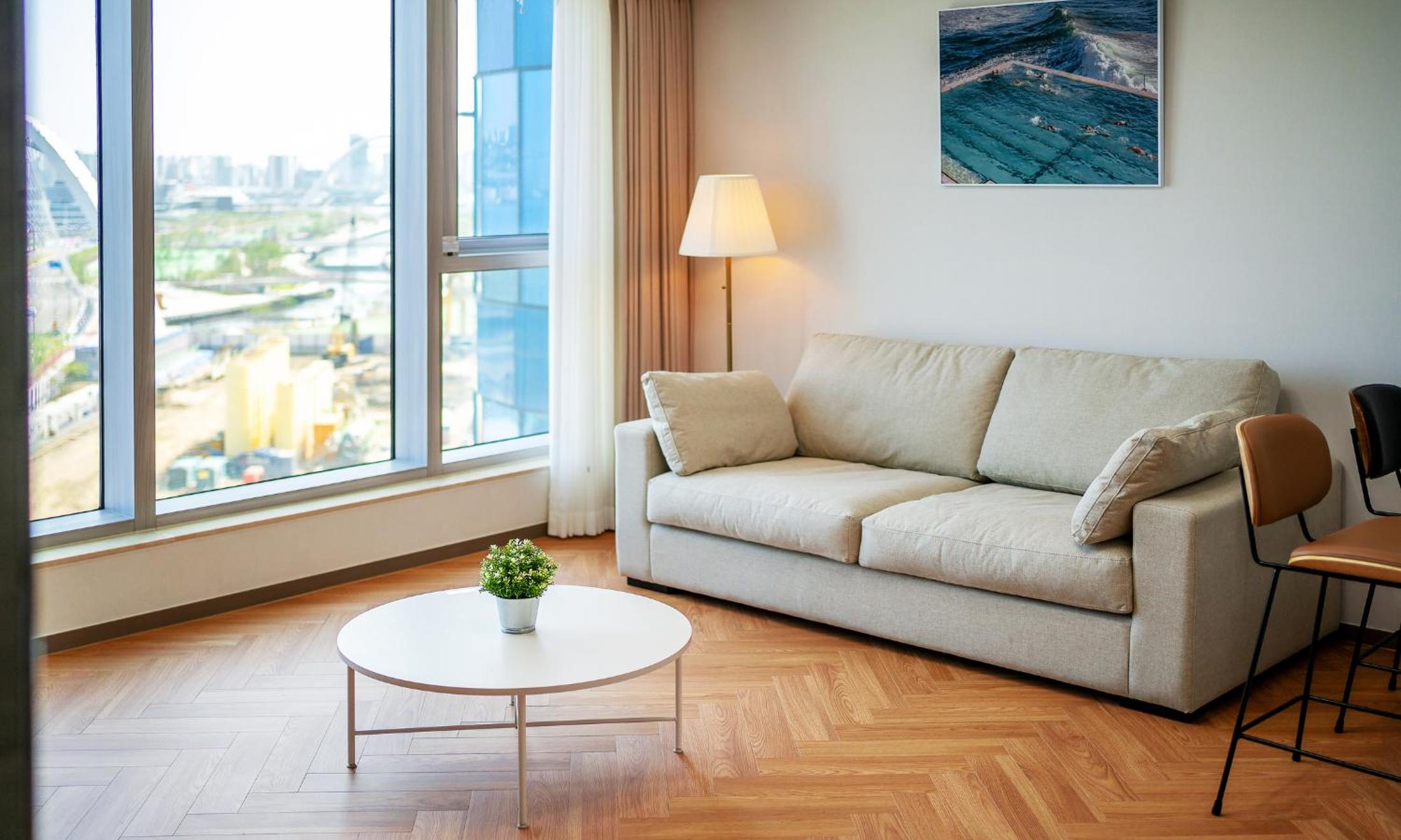 Superior Suite - Photo 9