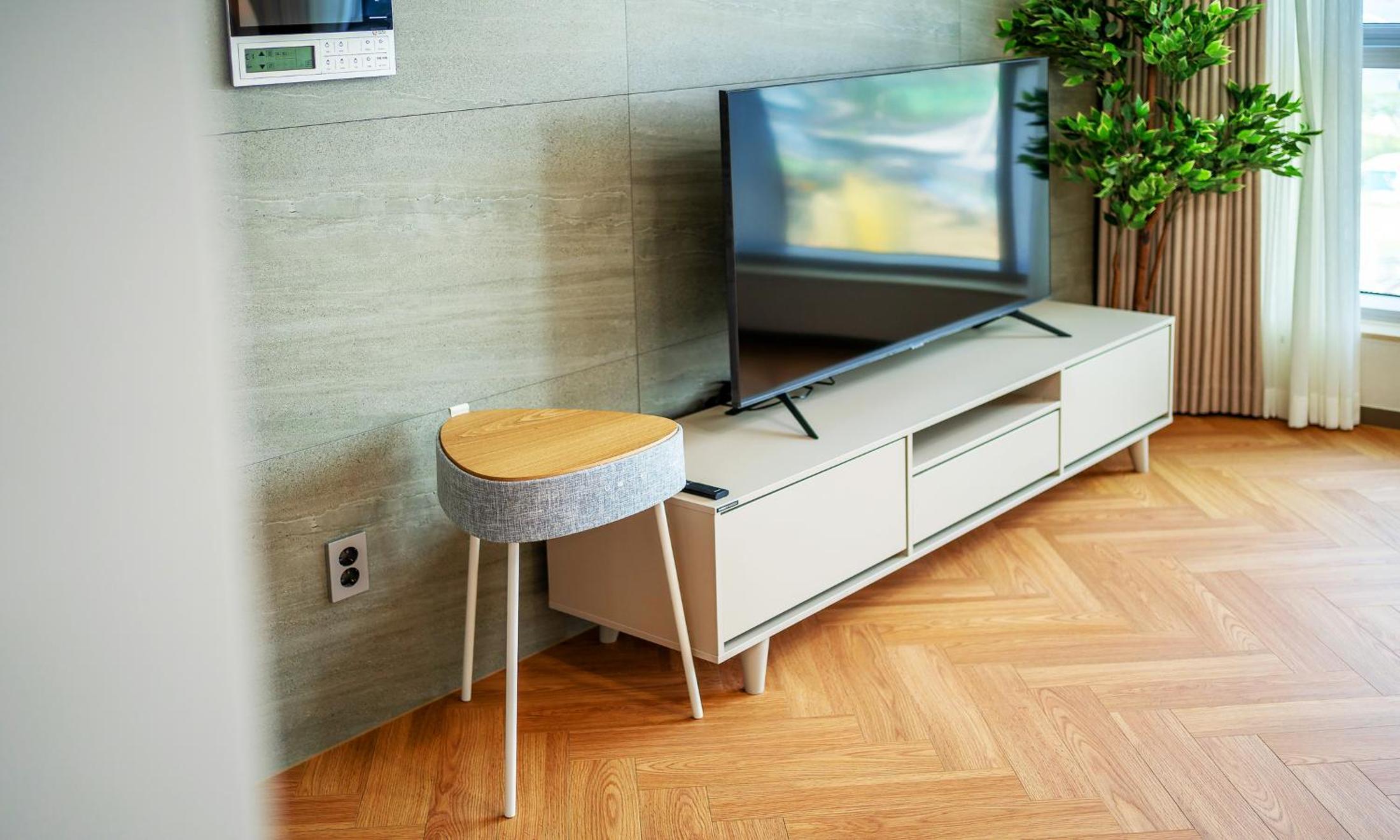 Superior Suite - Photo 12