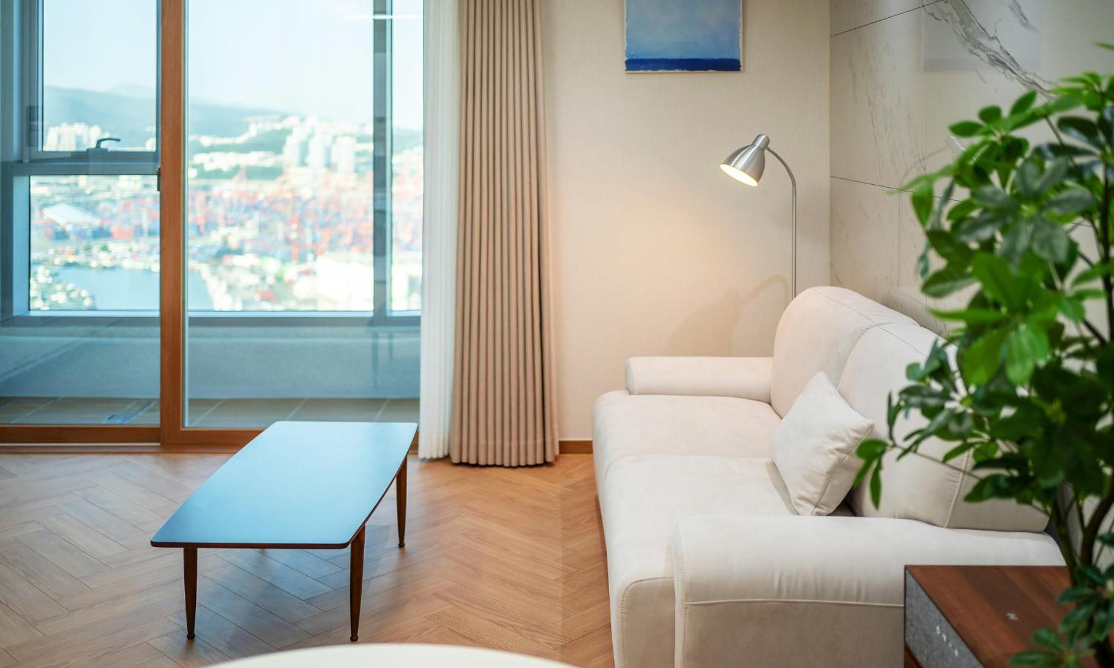 Deluxe Suite - Photo 2